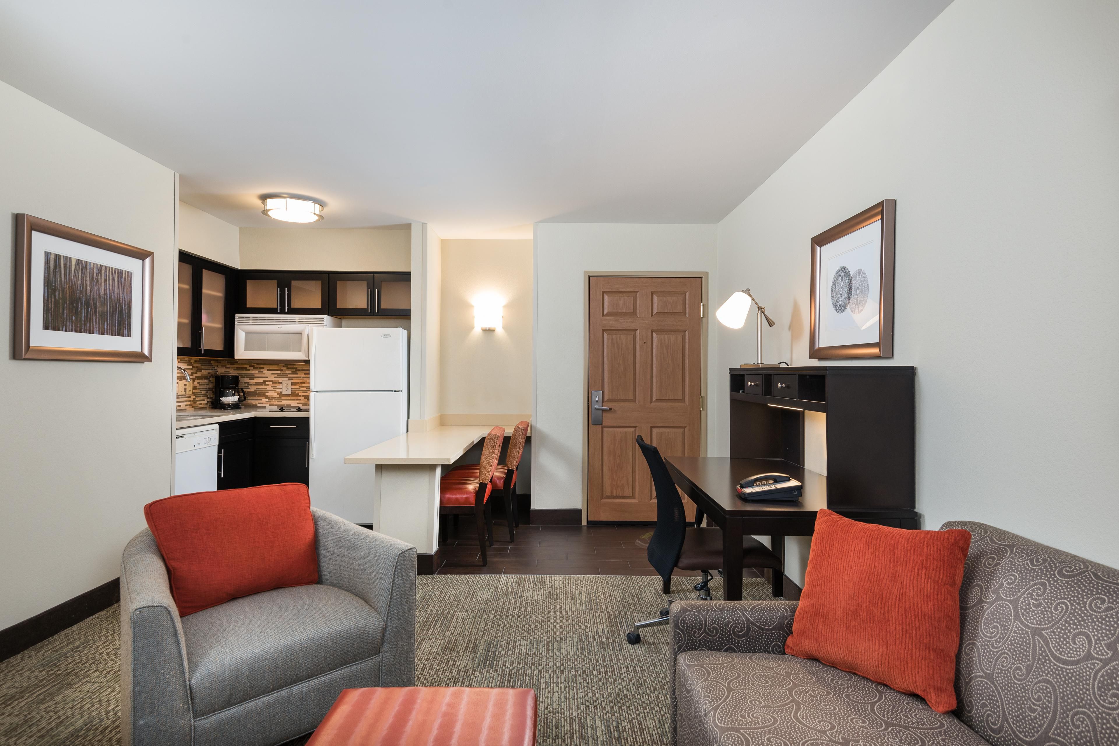 Enjoy the contemporary design of upscale residence-like suites, with studio, one-bedroom, and two-bedroom layouts – ideal for temporary housing. Cook dinner in your full kitchen. Sleep like a baby in upgraded bedding with plush mattresses and soft linens. Wake up to a refreshing shower in luxurious bathrooms.