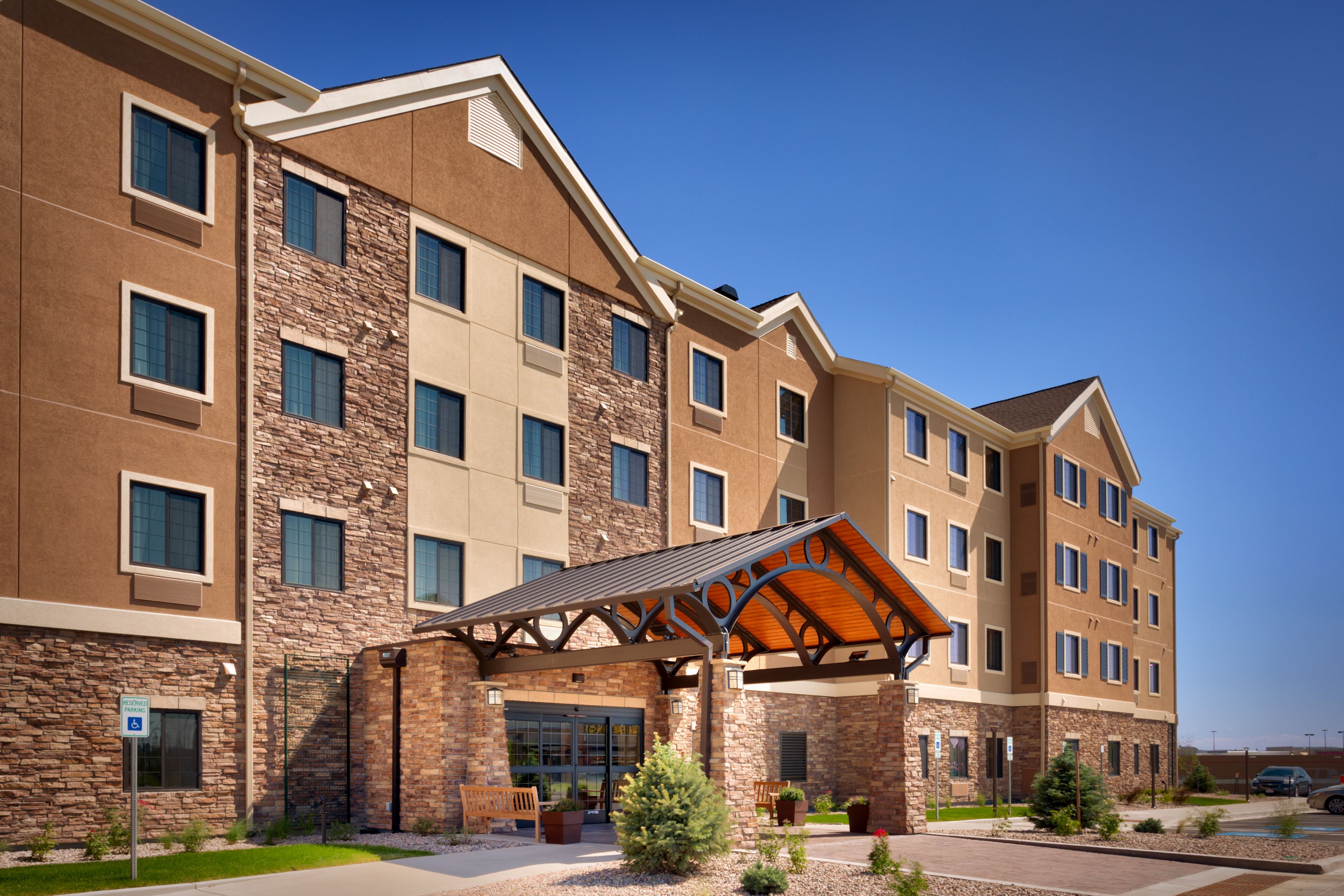 hotels in cheyenne wyoming near i-80