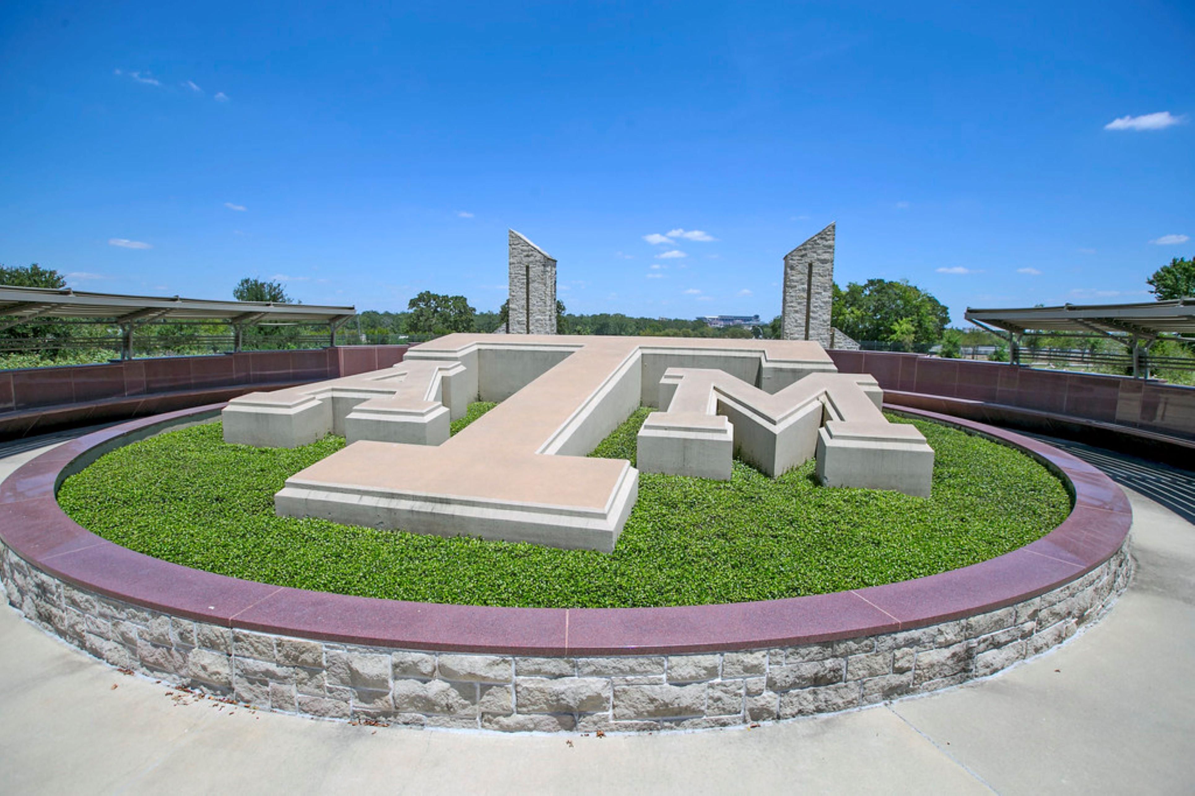 Stay just minutes from the Texas A&M campus when you make our College Station hotel your home away from home. We’re just over a mile from the university, making us the perfect base for Aggie visits, game days, or campus events.