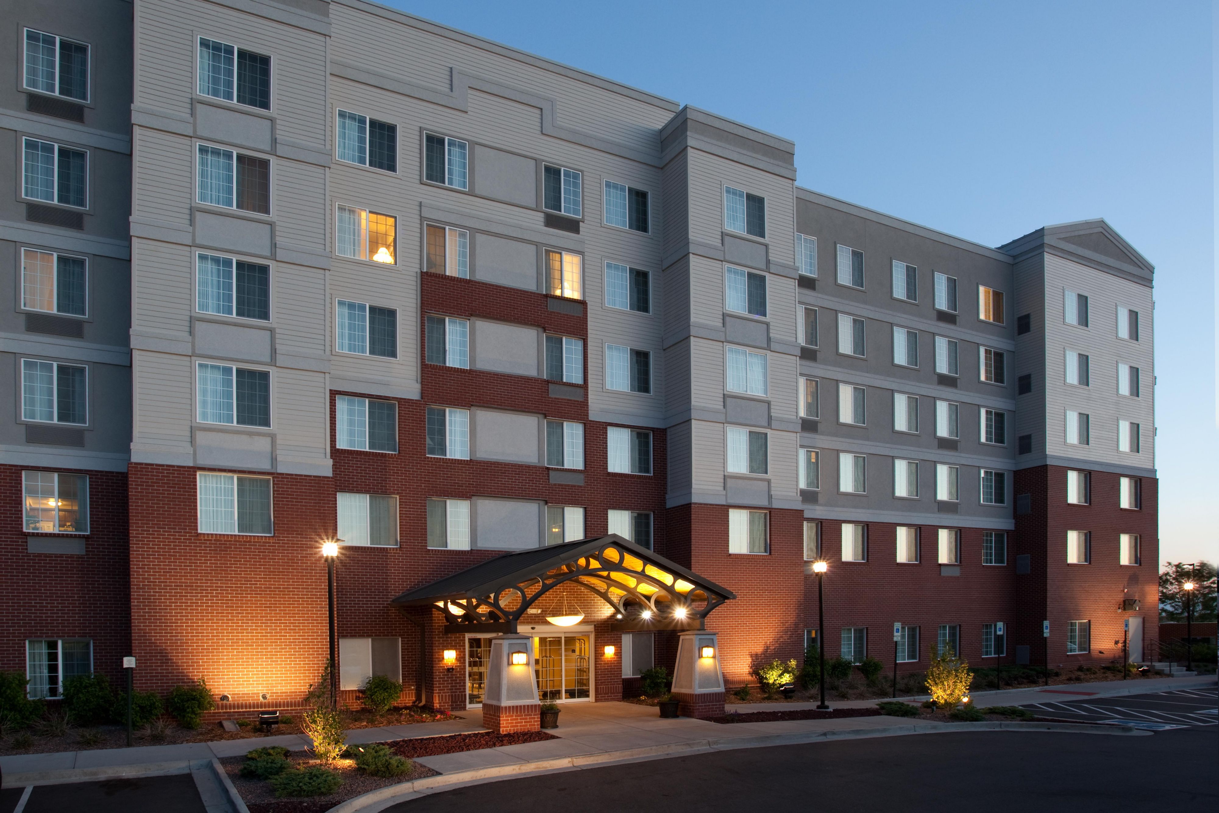 Staybridge Suites has a fantastic location near Denver International Airport (DEN). We also offer a 24-hour airport shuttle. Parking is free during your stay and make sure to check out our long-term parking options with our Park and Fly Packages. 