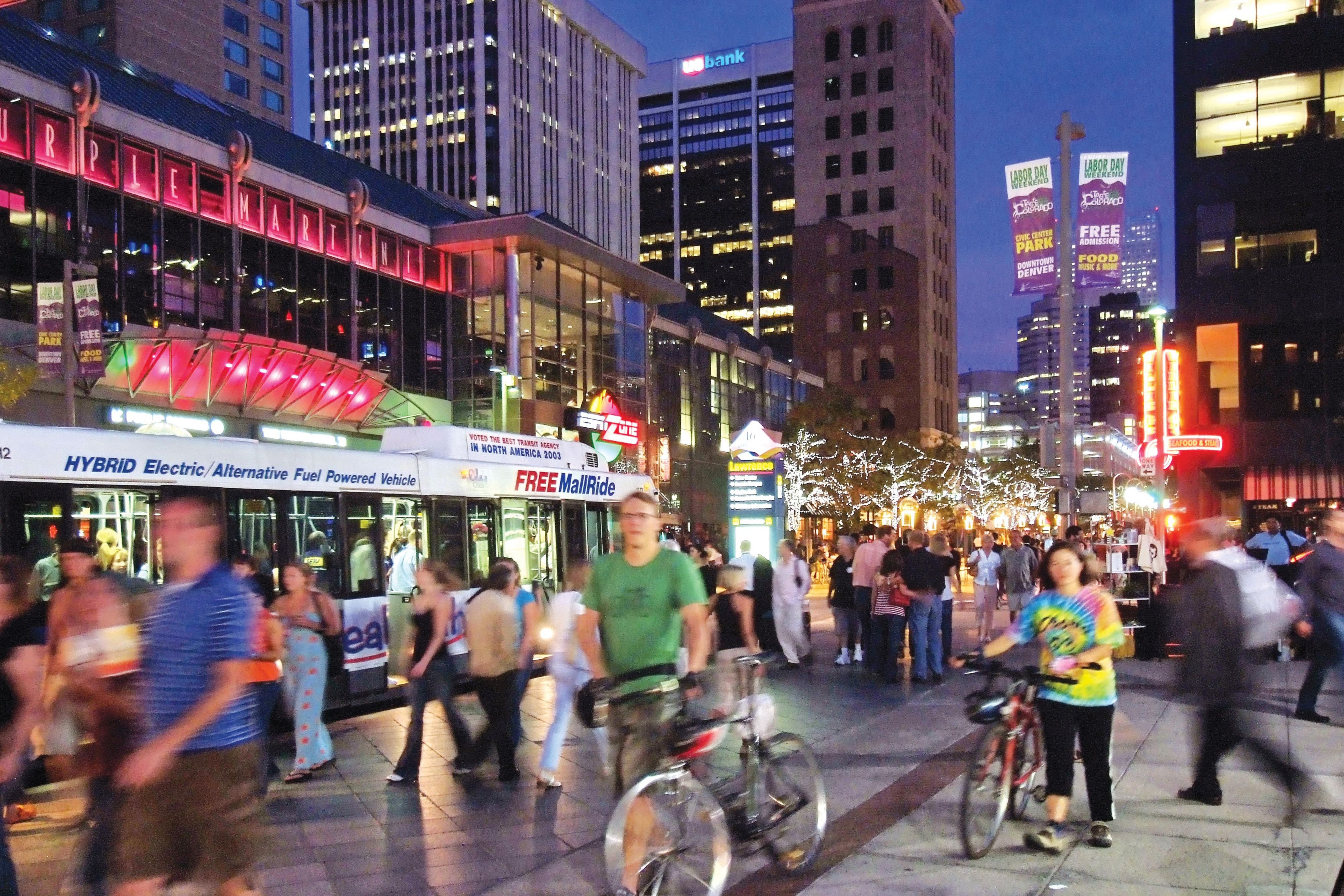 16th Street is a mile long pedestrian friendly street packed with restaurants, shopping, and attractions just 2 blocks from the hotel.  16th Street Free Mall Bus travels from Union Station to Civic Center Stations with stops along the way.  