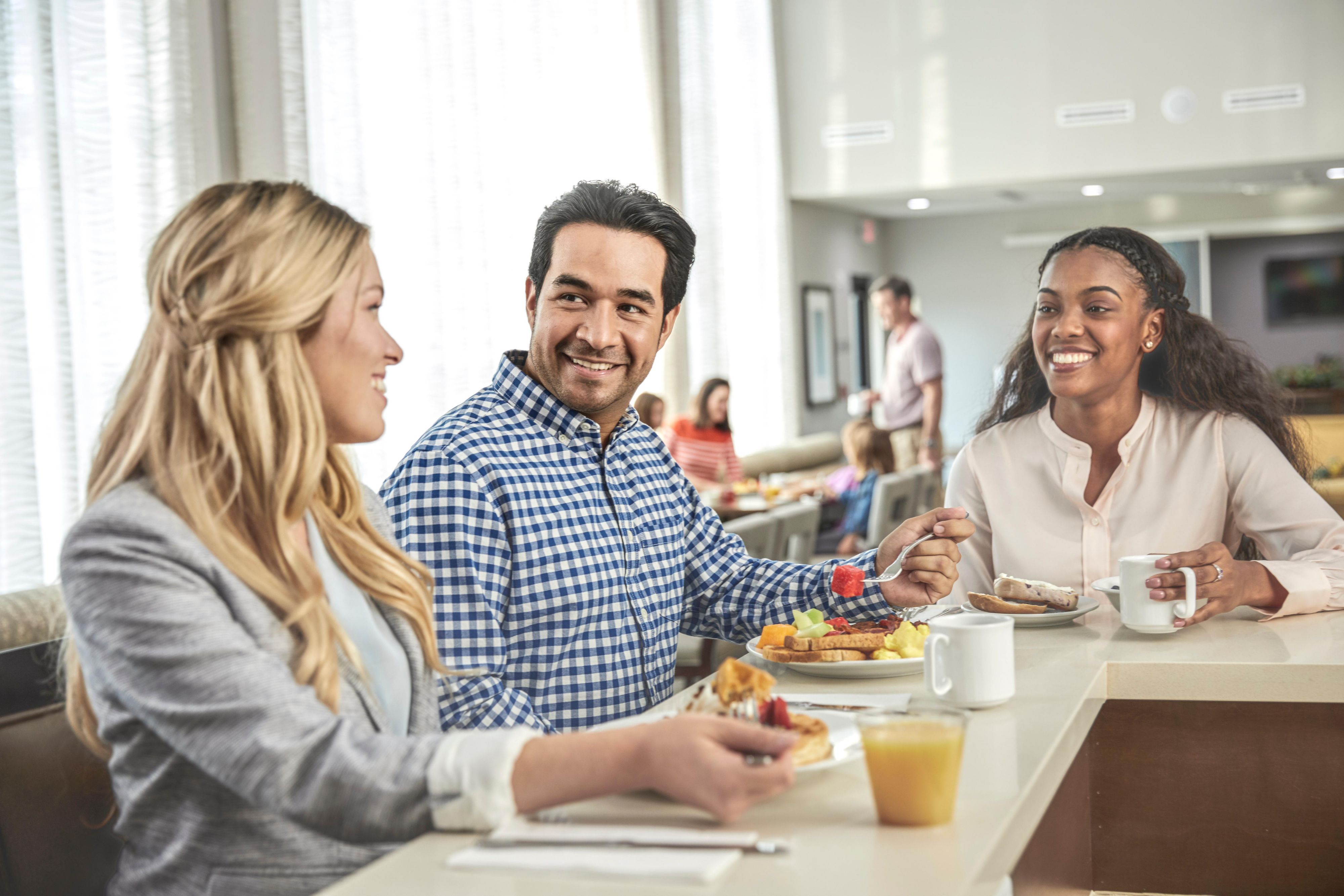 Need to book a block of rooms for guests with varying needs? Simplify your group reservations with apartment-style suites ideal for families, friends and business colleagues. Suites feature separate sleeping and living rooms, equipped kitchens and plenty of space to spread out and unwind.