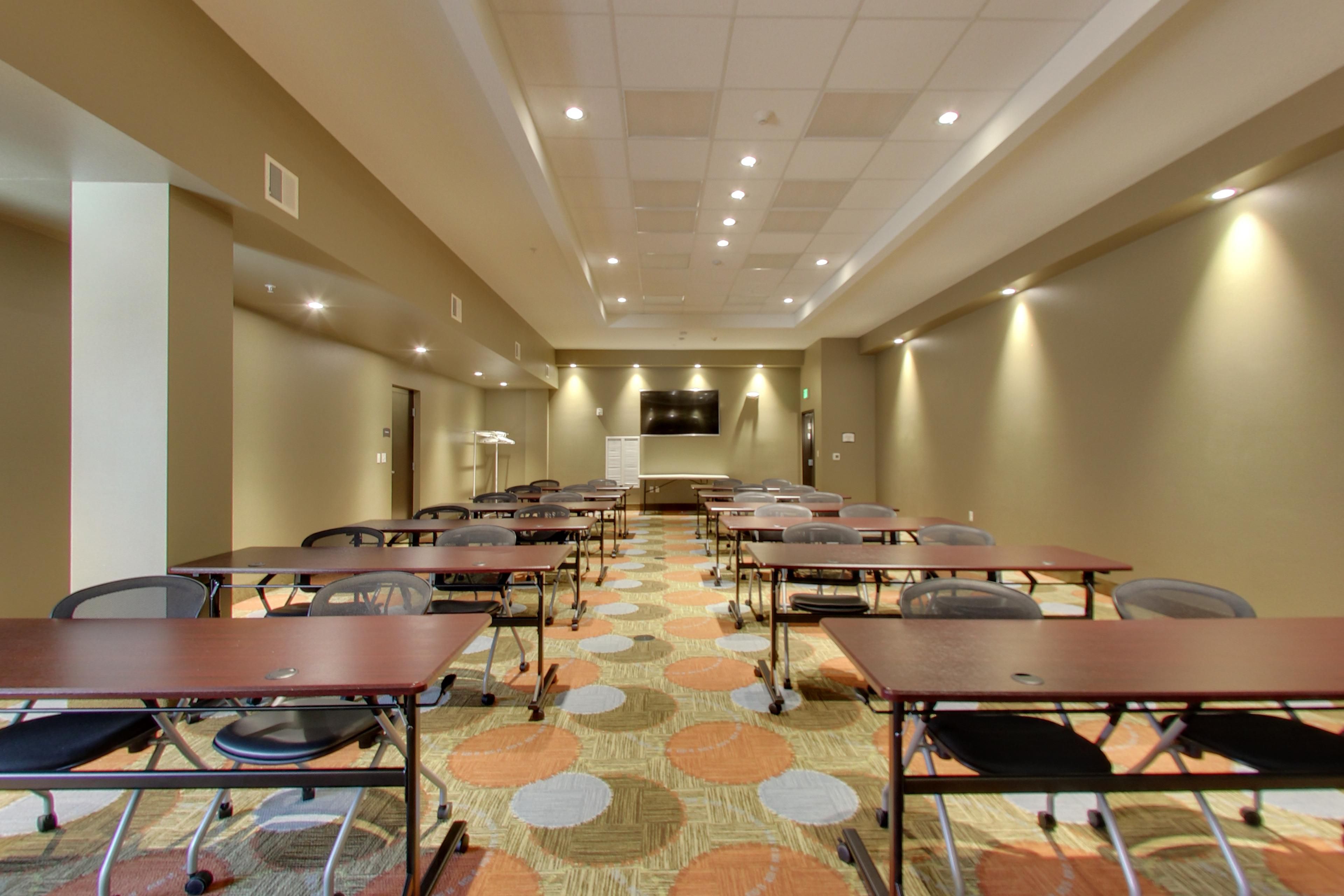 Our Hardrock Room fits up to 80 people while our smaller Nesbitt Room fits up to 20. Both rooms are located on the first floor with an array of seating arrangements available.