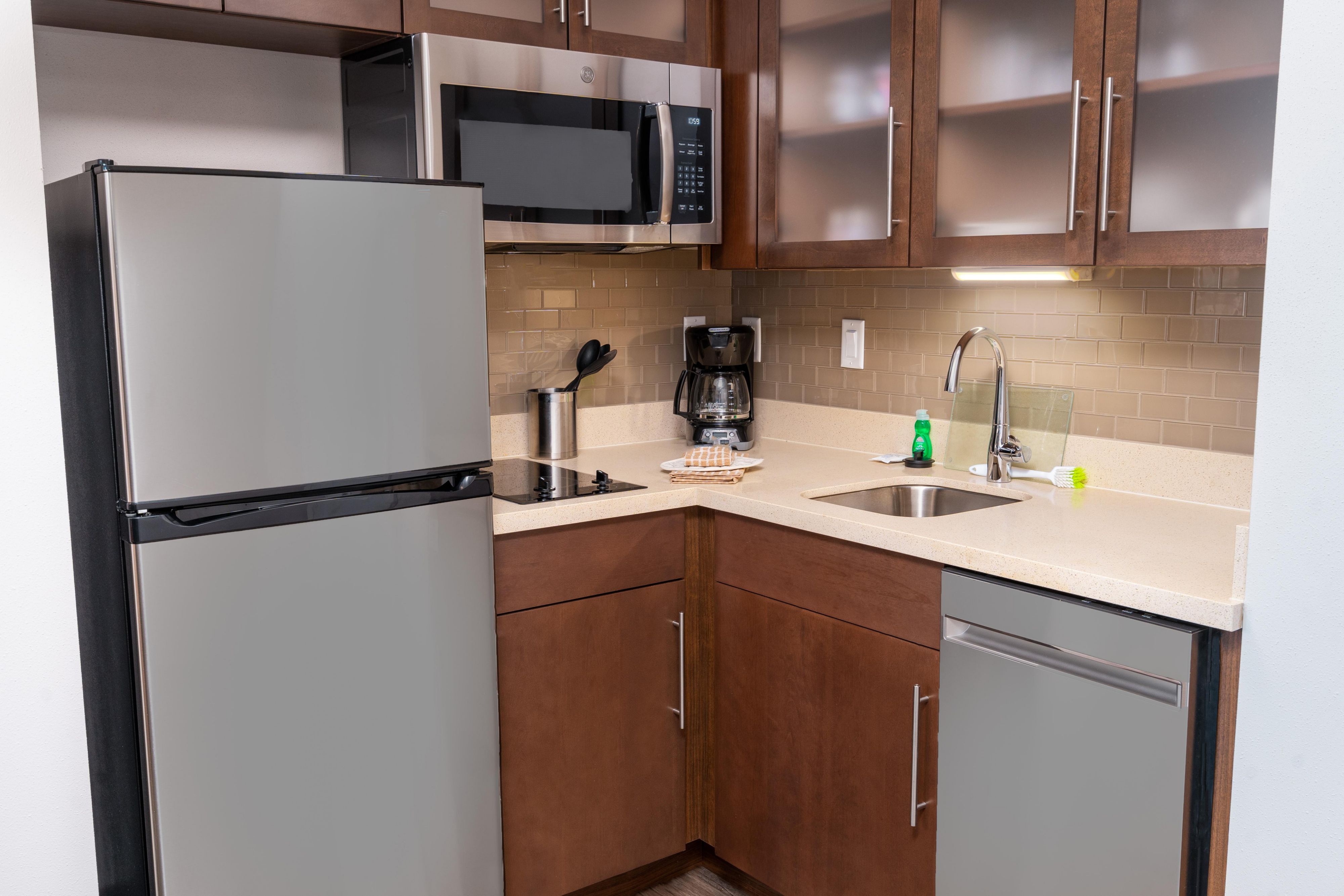 Staybridge Suite Nashville - Franklin offers fully equipped kitchens in our suites, making them ideal for extended stays. This allows guests to prepare their own meals, providing the comforts of home while traveling. If you need more specific information or have questions, feel free to ask!