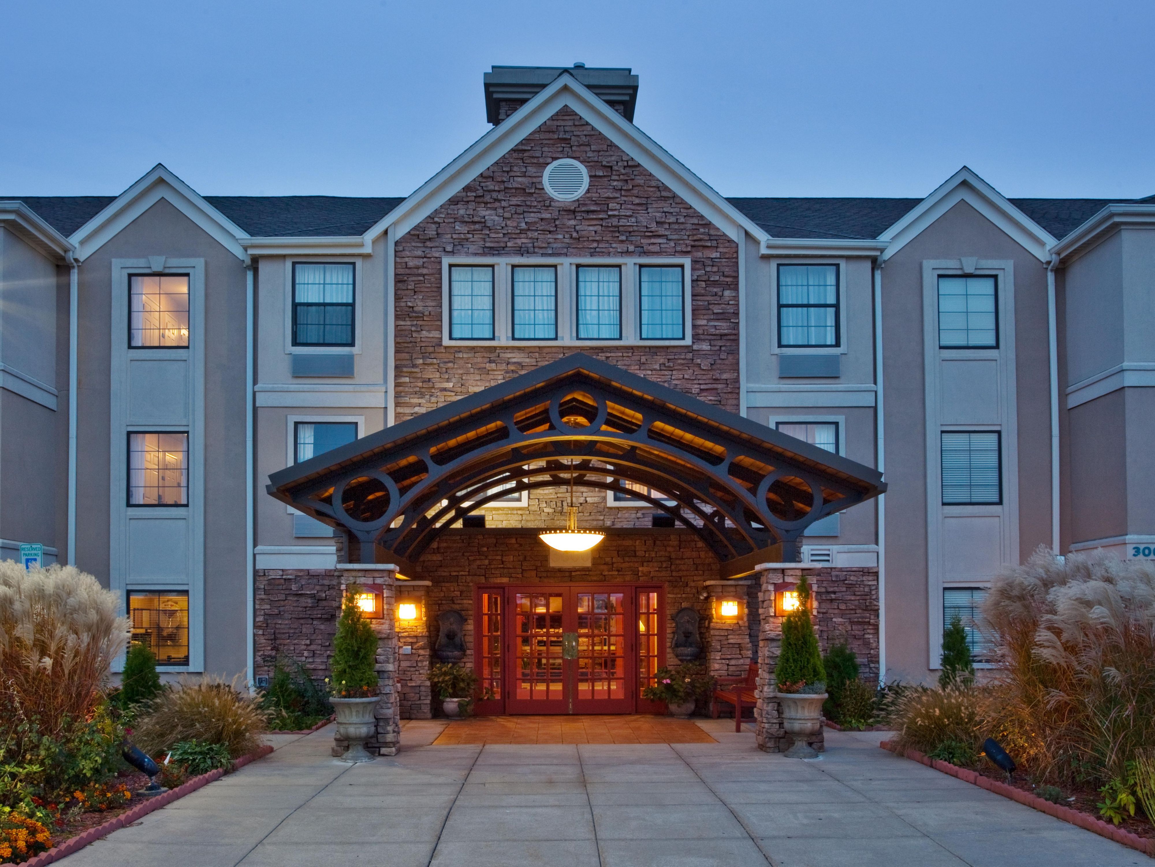 Extended Stay Grand Rapids Airport Hotel | Staybridge Suites Grand ...