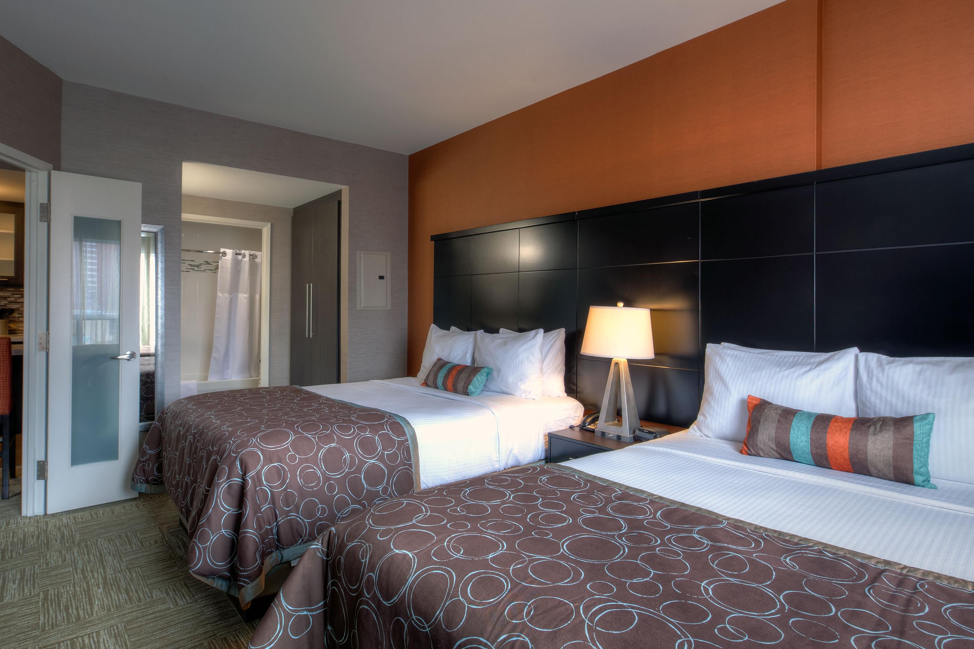 Bring the whole family to enjoy exciting events at the FirstOntario Concert Hall, from Shen Yun, Jann Arden, The Wiggles and Mini Pop Kids. The Staybridge Suites is just a short distance away, providing spacious accommodations perfect for families. Enjoy a complimentary breakfast and unwind in our welcoming atmosphere after a day of fun.