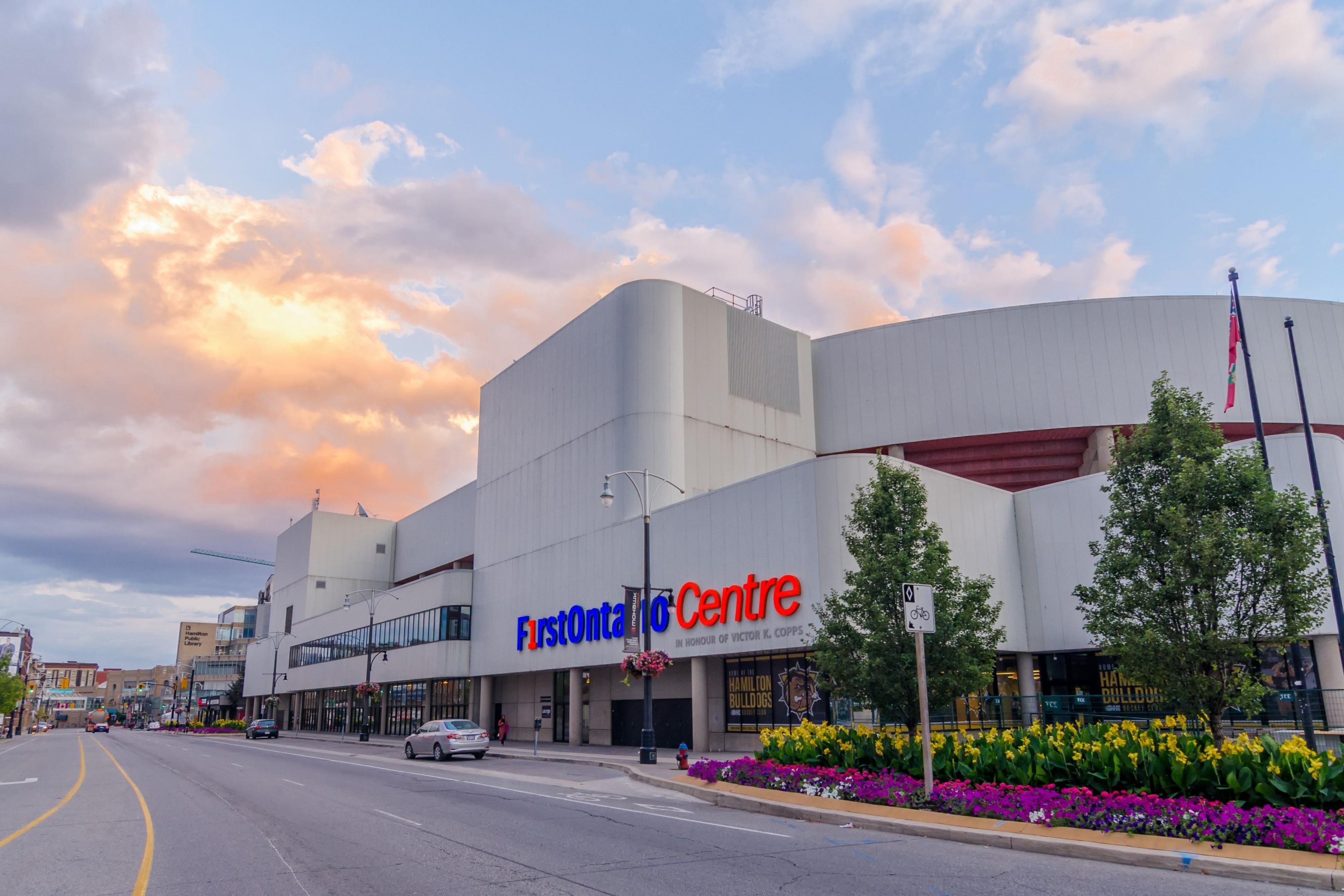 Stay in the center of Hamilton’s downtown near the most exciting attractions, from the FirstOntario Centre to the Art Gallery of Hamilton. Both these attractions are just one  city block walk from our hotel, as are dozens of shops, restaurants, and other must-see spots. When it’s time to travel, the airport is a 25-minute drive from our hotel.