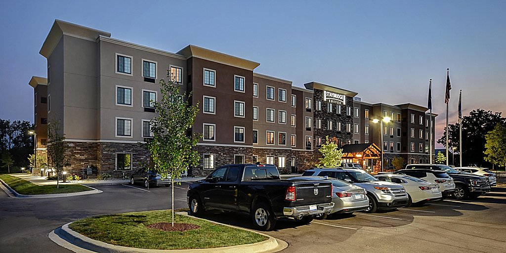Extended Stay Hotel Suites in Holland Michigan | Staybridge Suites 