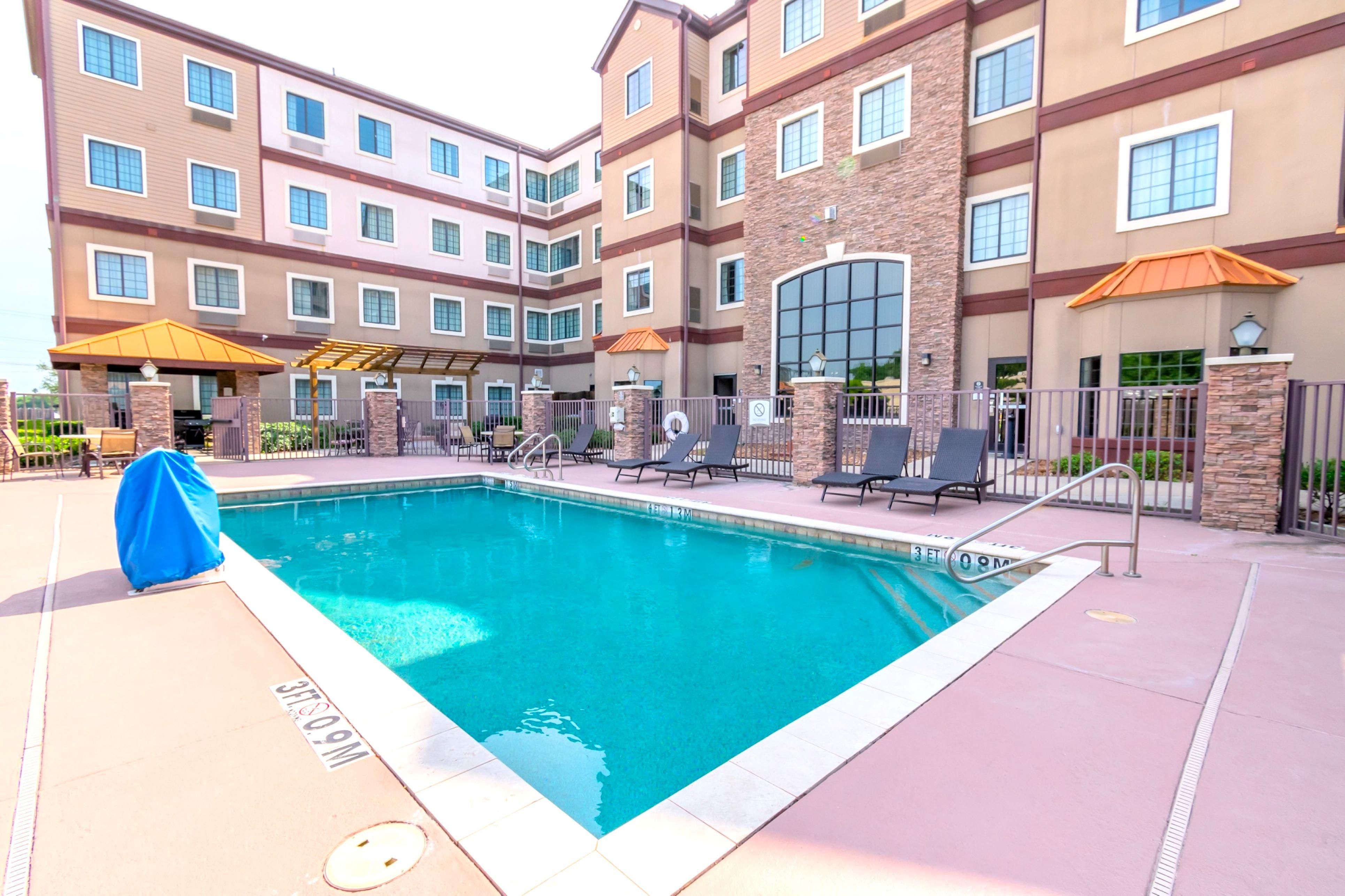 Enjoy the beautiful Texas weather in our outdoor pool! Open 11am to 10pm each day. 