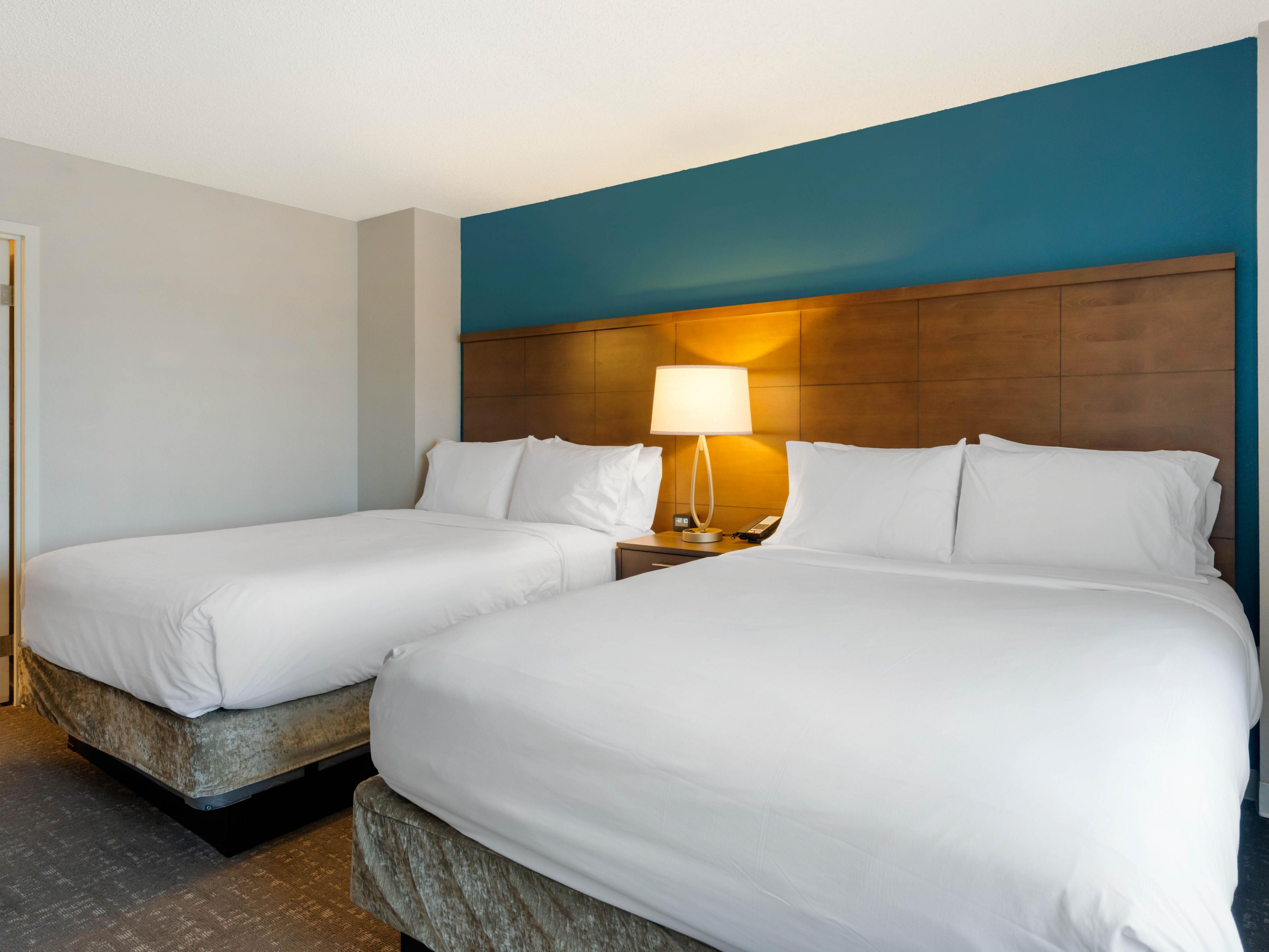 4 Double Beds 2 Bedroom Suite