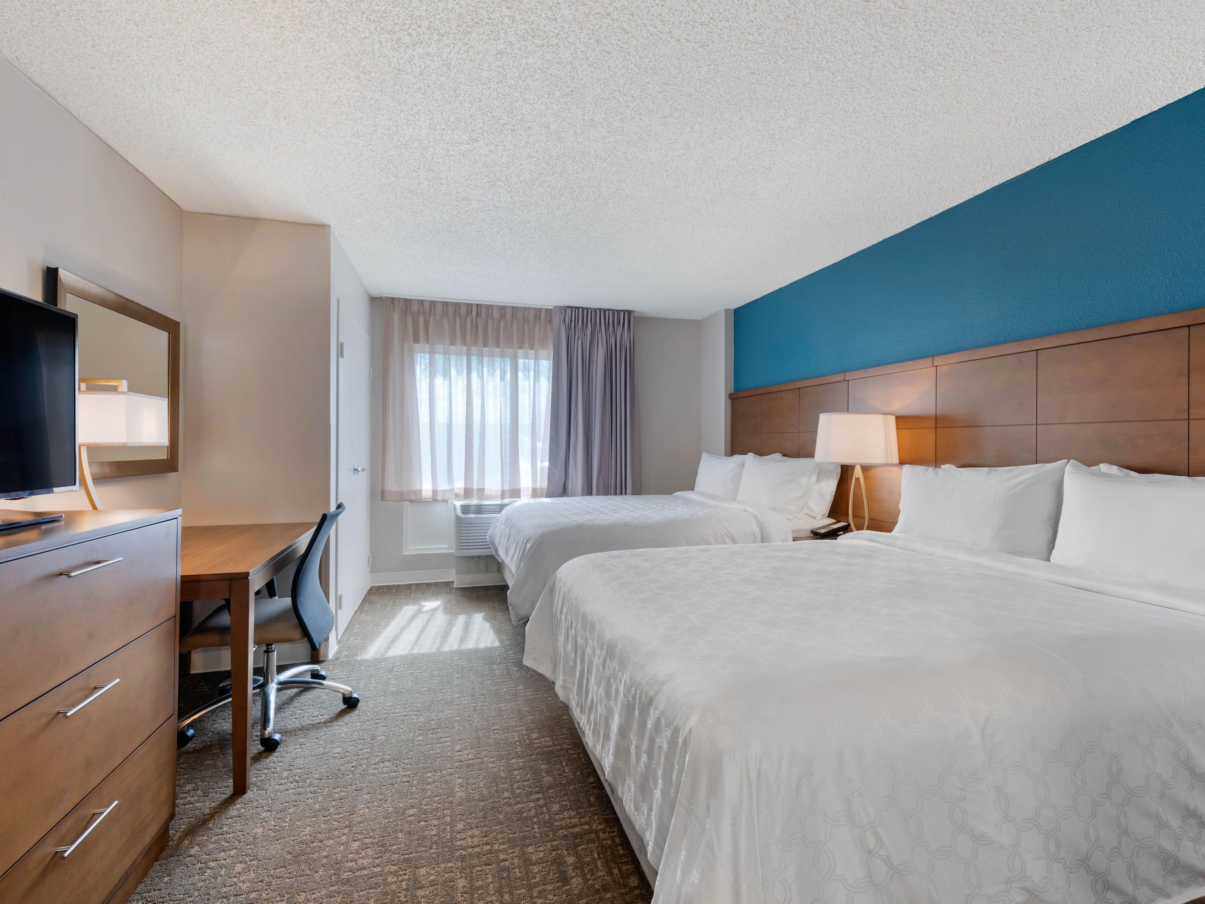 2 Queen Beds 1 Bedroom Suite