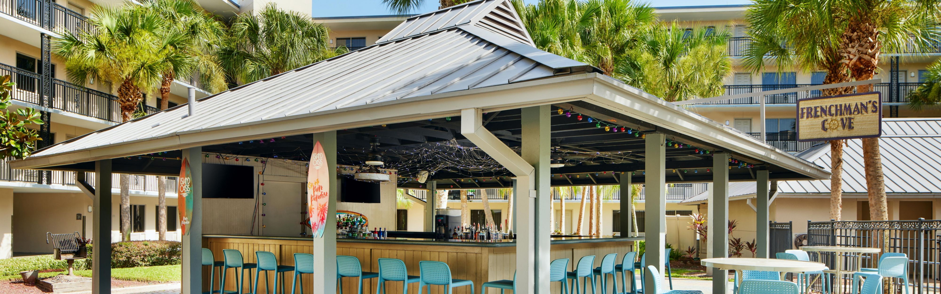 Dive Poolside bar
