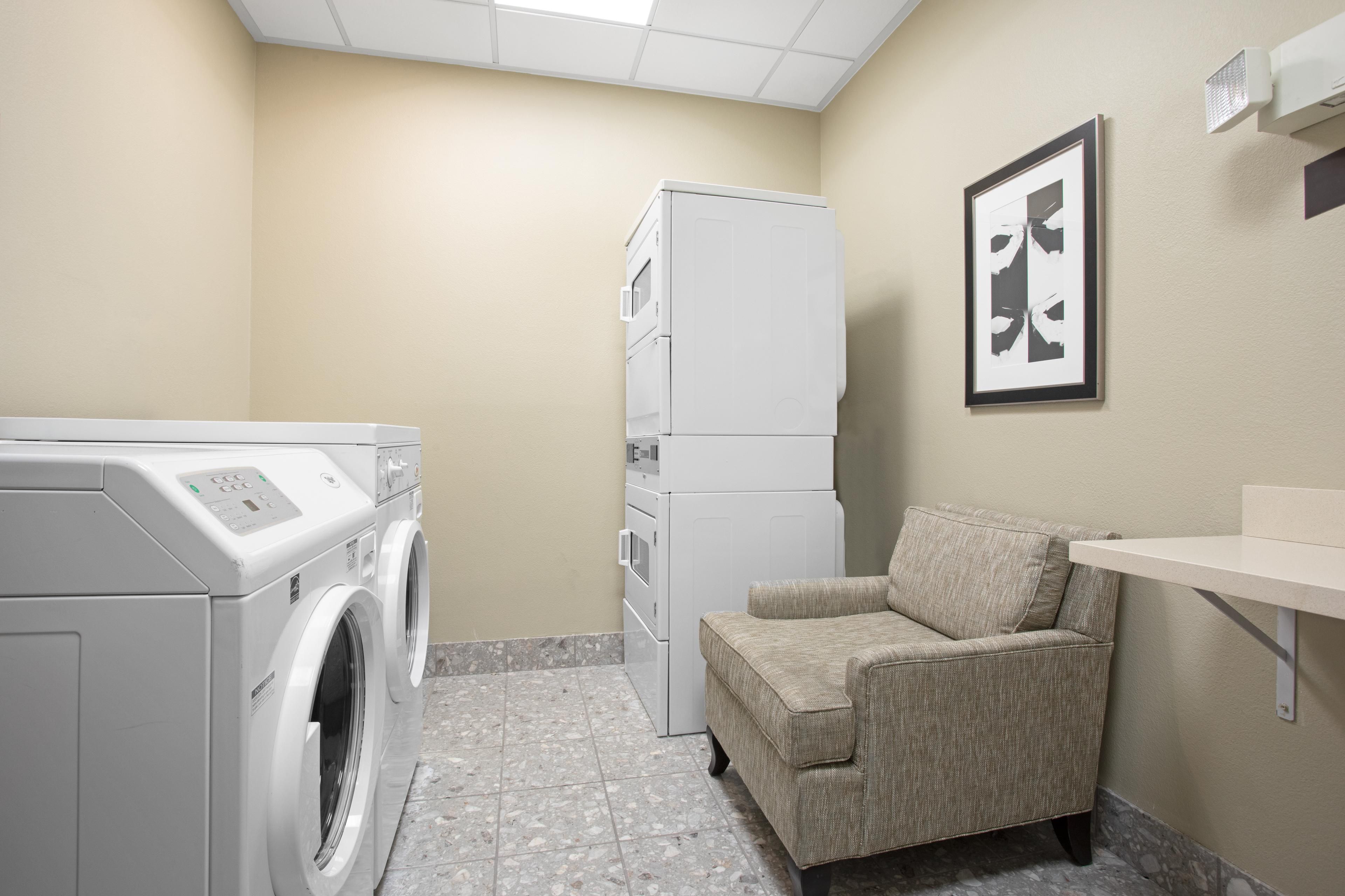 Las Vegas Hotel With Kitchen on The Strip | Staybridge Suites Las Vegas
