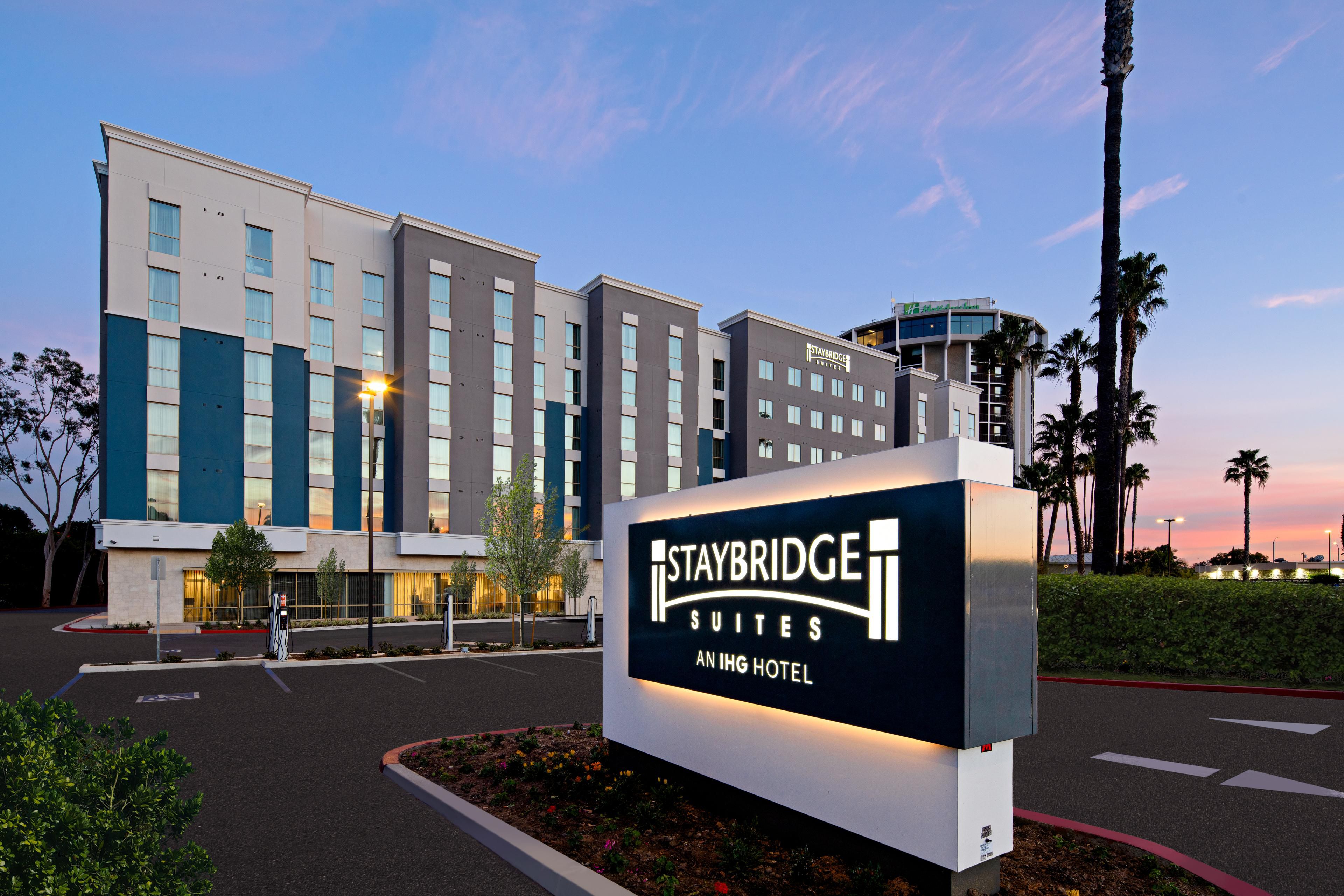 When it comes to travel, the Staybridge Suites Long Beach Airport has everything you need to thrive during your stay, including complimentary shuttle service to and from the Long Beach airport.