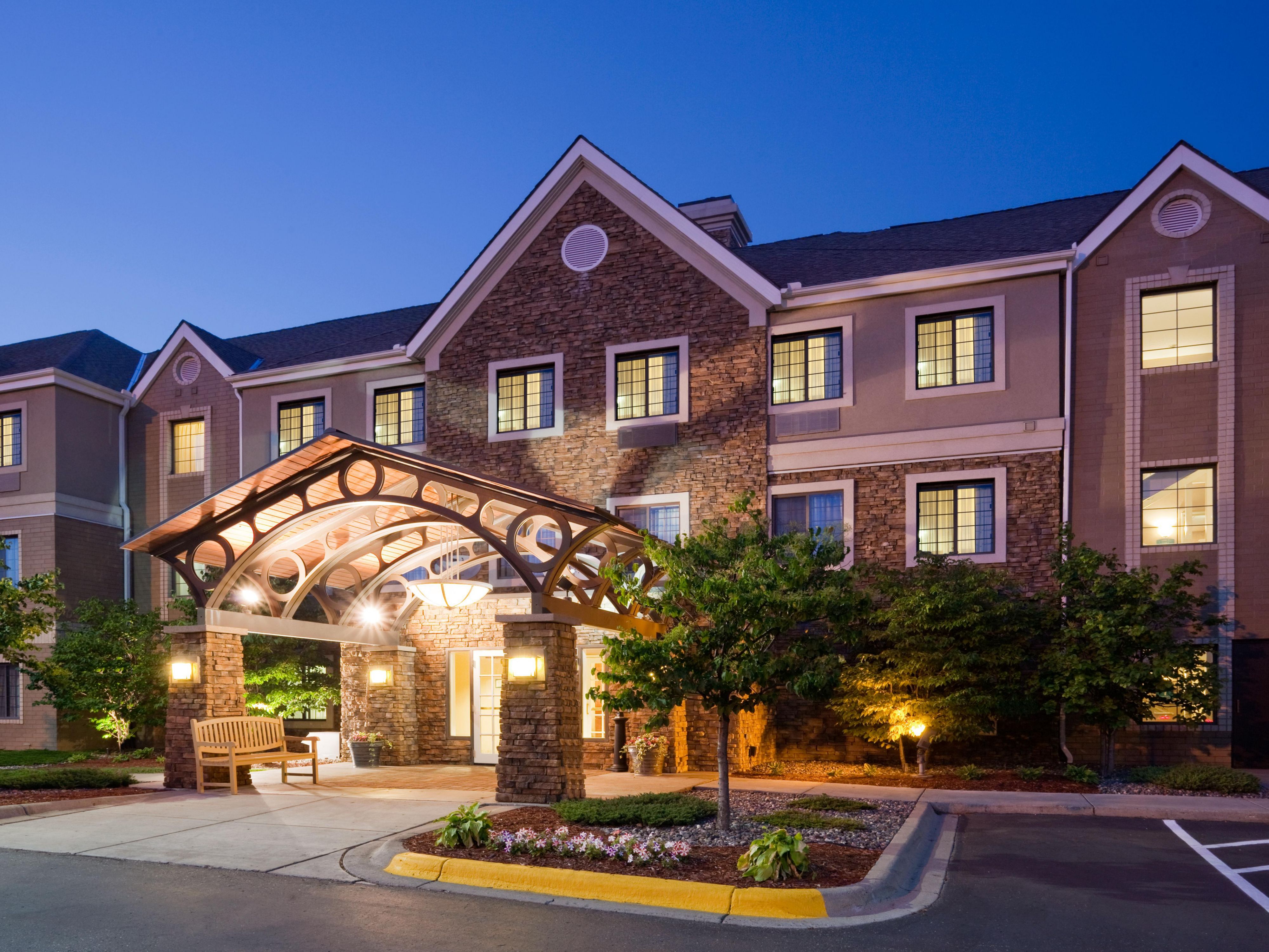 Hotel Rooms in Eagen, MN