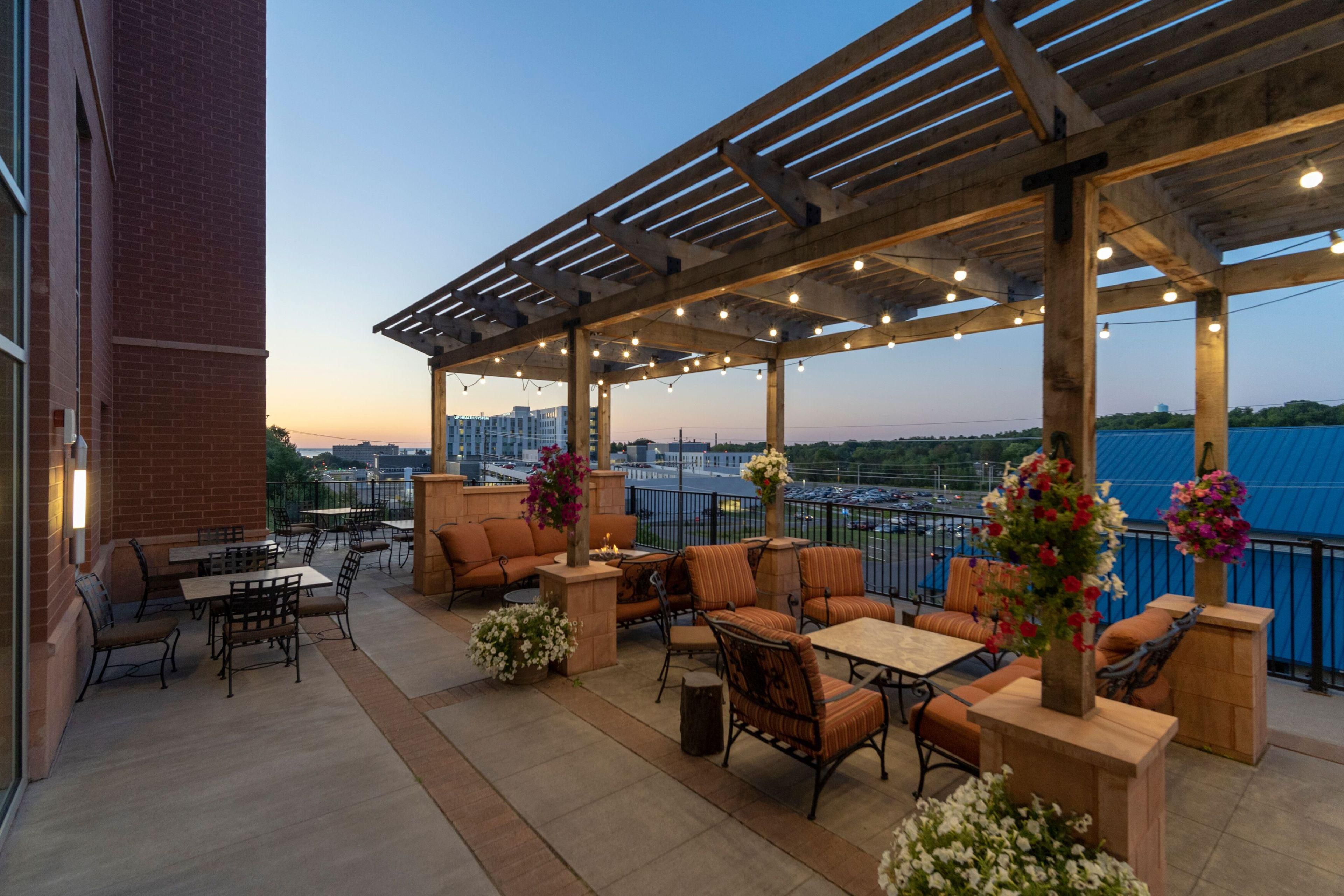 Enjoy fantastic views, good company and charming hospitality on our guest patio. This space is equipped with a firepit, two gas grills and comfortable seating. With direct access from the hotel lobby, our guests especially love to venture out here while enjoying a glass of wine or beer during the Evening Social (Mon-Weds).