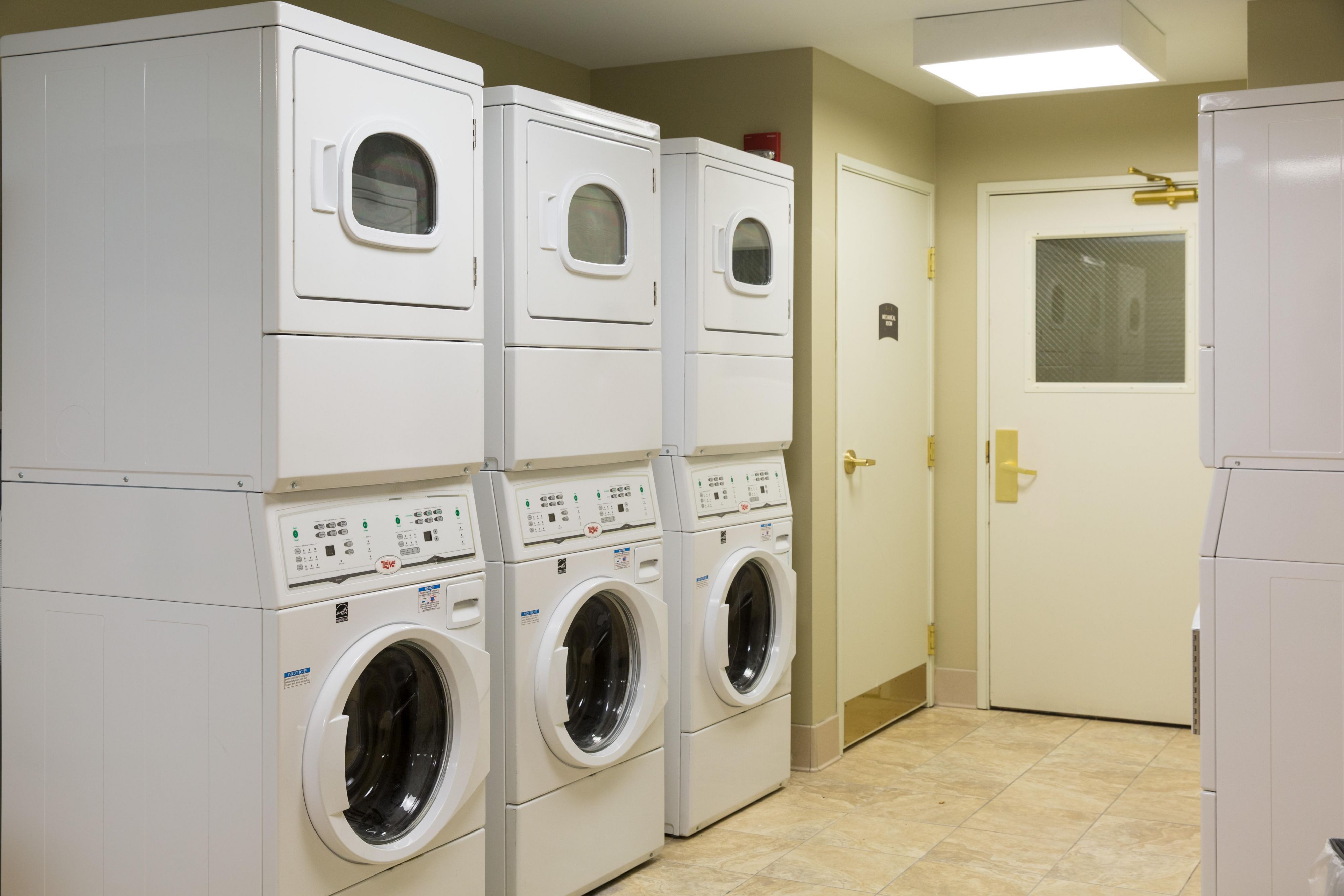Free 24/7 COMPLIMENTARY on-site Guest self–laundry facility.  We offer Dry Cleaning Pickup/Laundry same day services. Light cleaning daily.