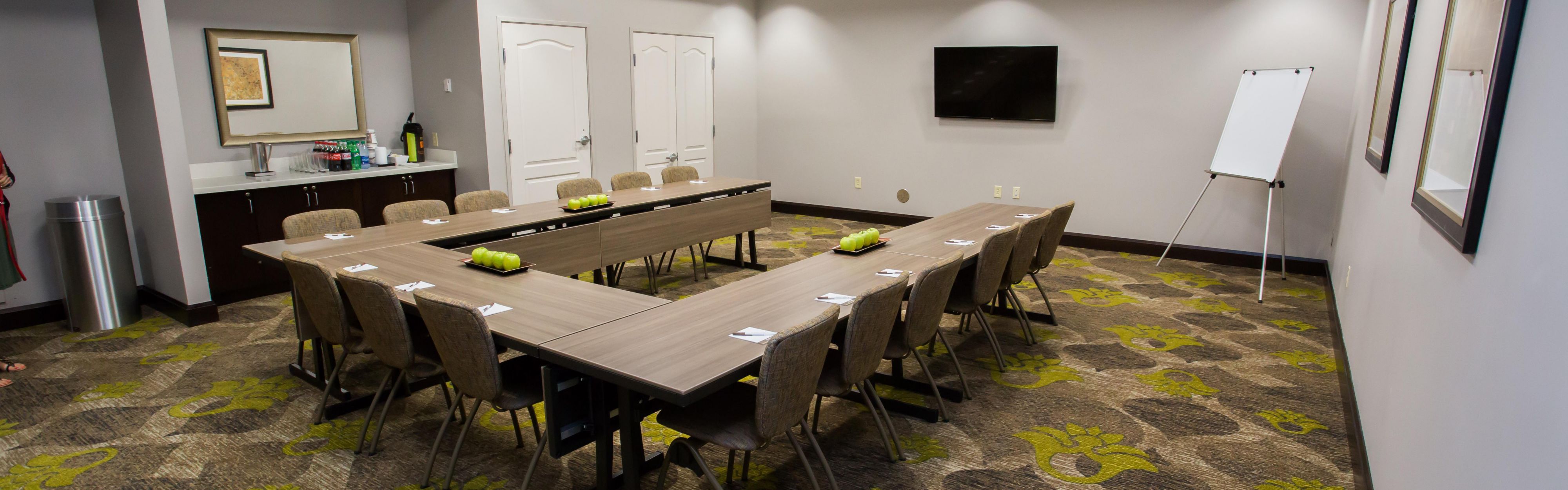U-shape  accommodates 15 guests