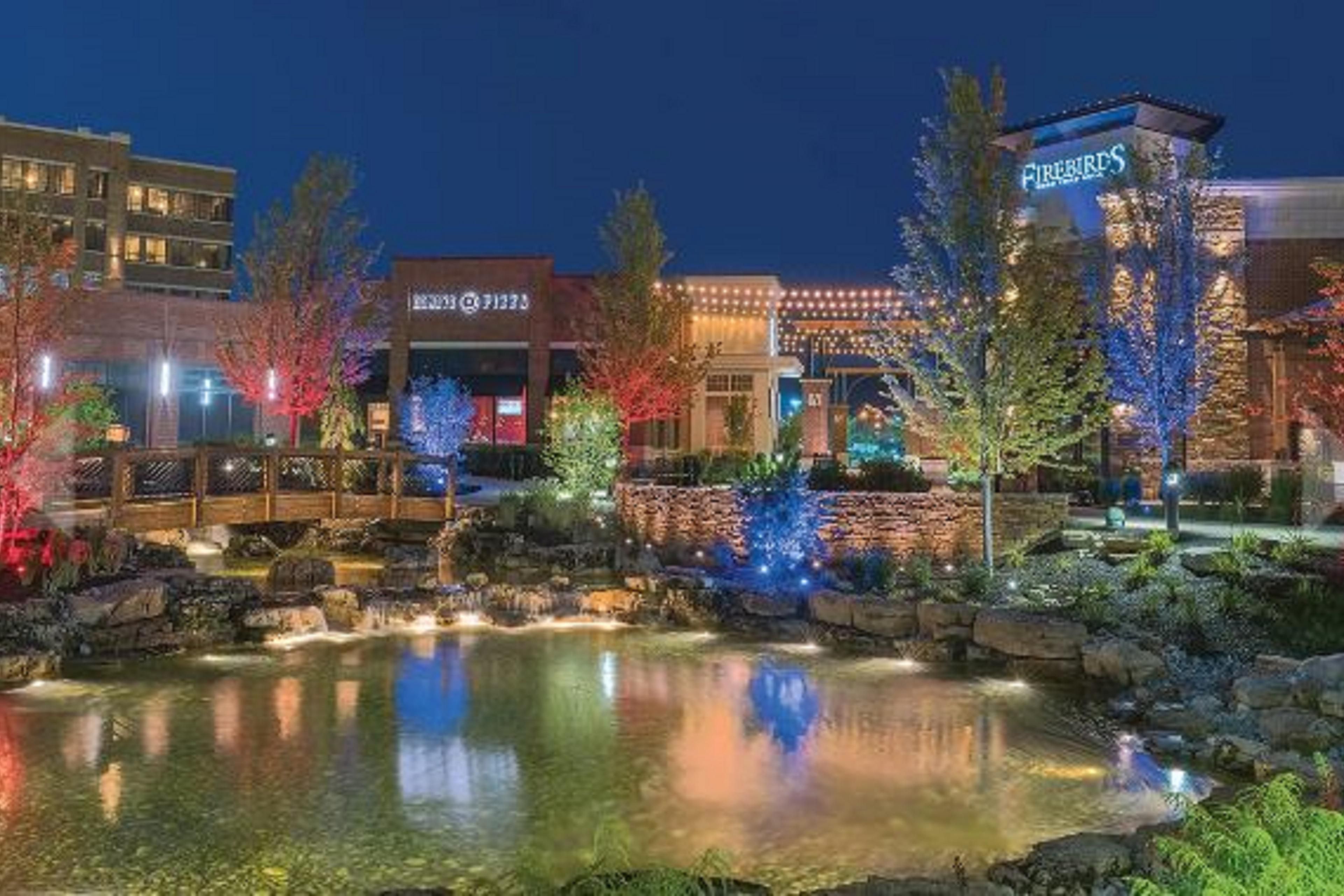 Located in the heart of Austin’s Landing, the hotel is within walking distance of a movie theatre, bike path, green space and some of Dayton's finest bars and restaurants, such as Chuy's, Firebirds and BJ's Brewhouse. Long-term guests will love that we're right across the street from a Kroger grocery store!