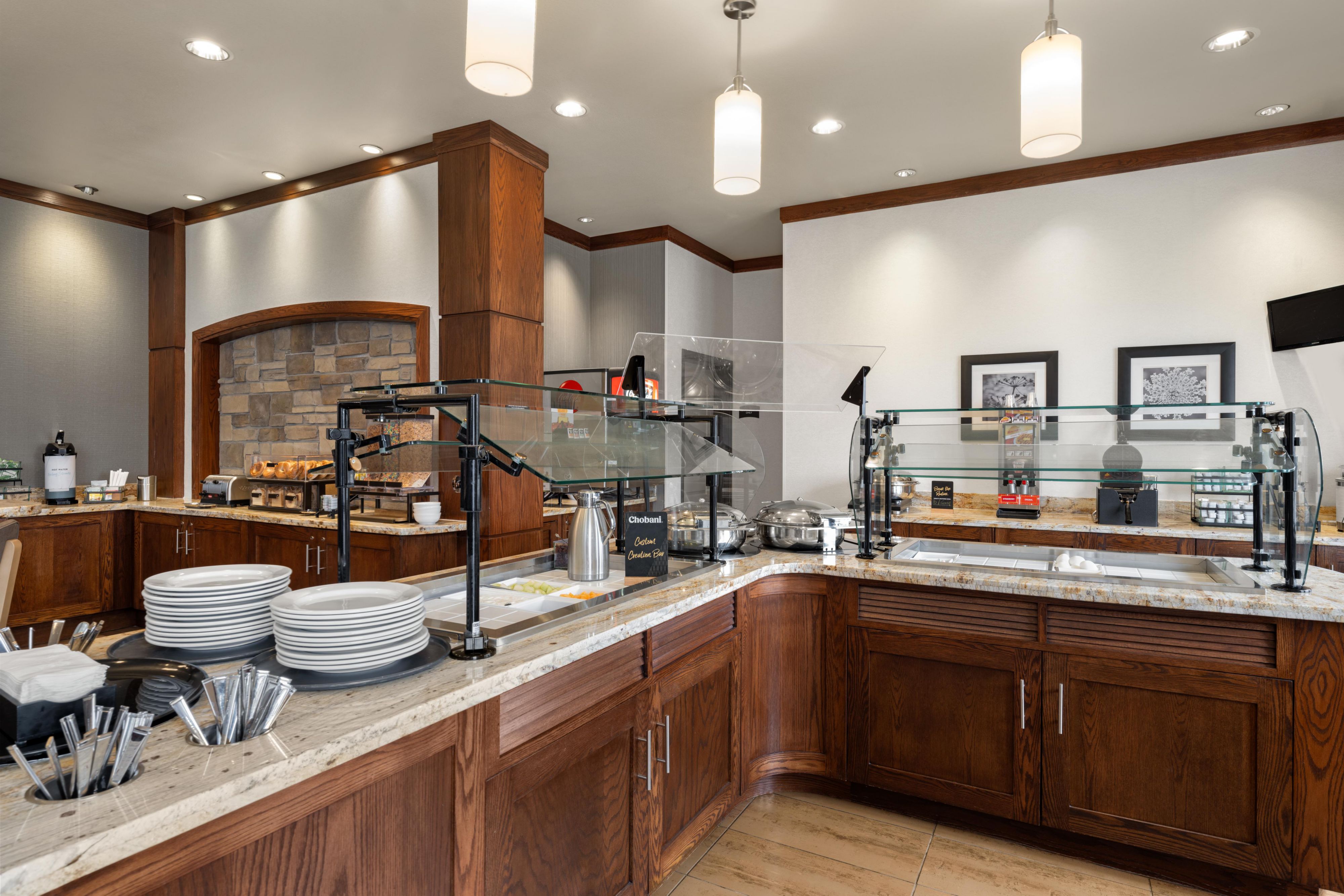Join us for a complimentary hot breakfast daily or stop by Monday, Tuesday or Wednesday for our evening social featuring snacks and beverages. Breakfast hours are 6:30-9:30 weekdays & 7:30-10:30 weekends.