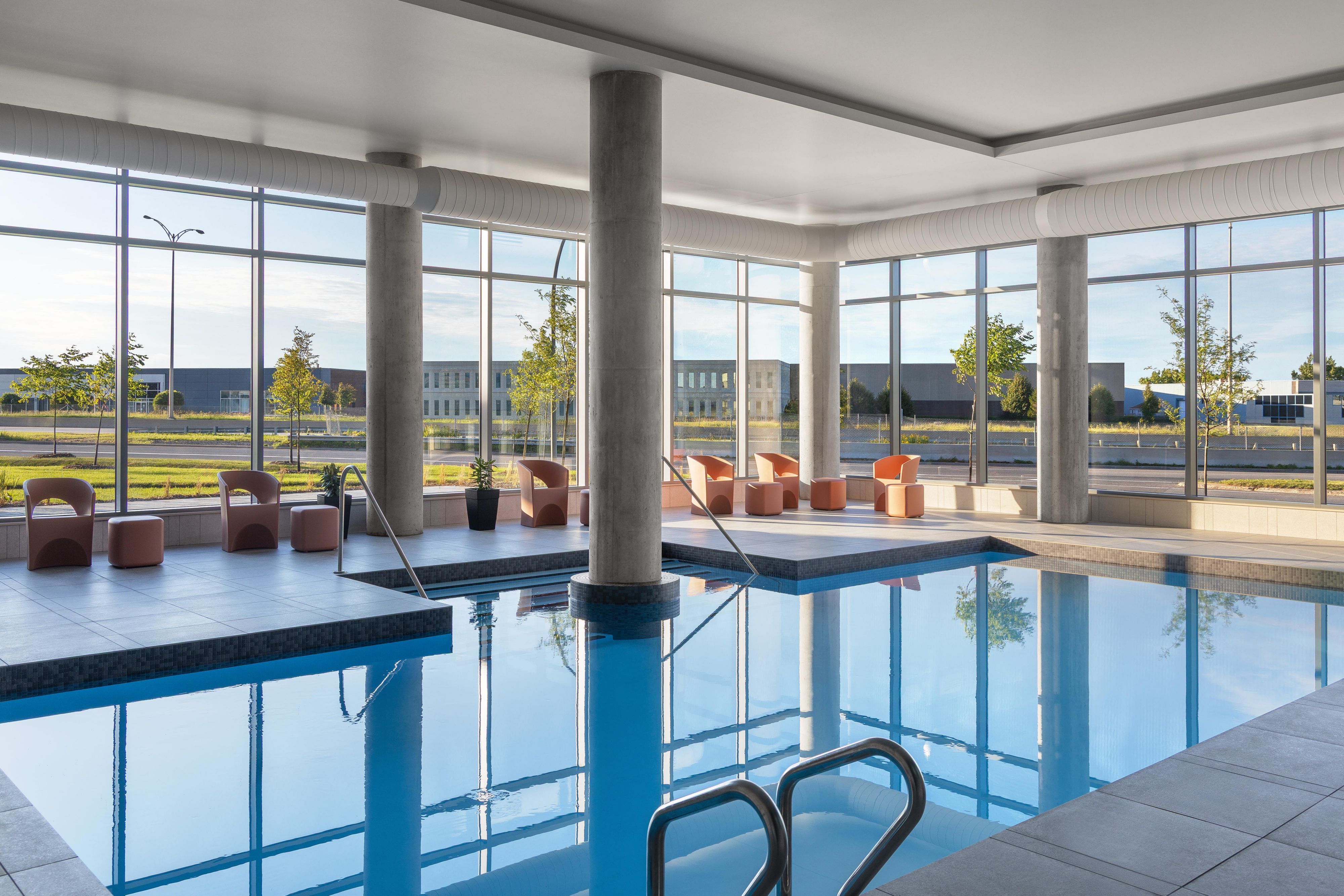After a long day of meetings or travel, recharge in our heated indoor pool or stay energized in our fully equipped fitness center, open 24/7. Whether you’re looking to relax, stretch your muscles, or keep up with your workout routine, we make it easy to stay balanced and refreshed anytime of day, all year round. The hotel also offers a an outdoor b