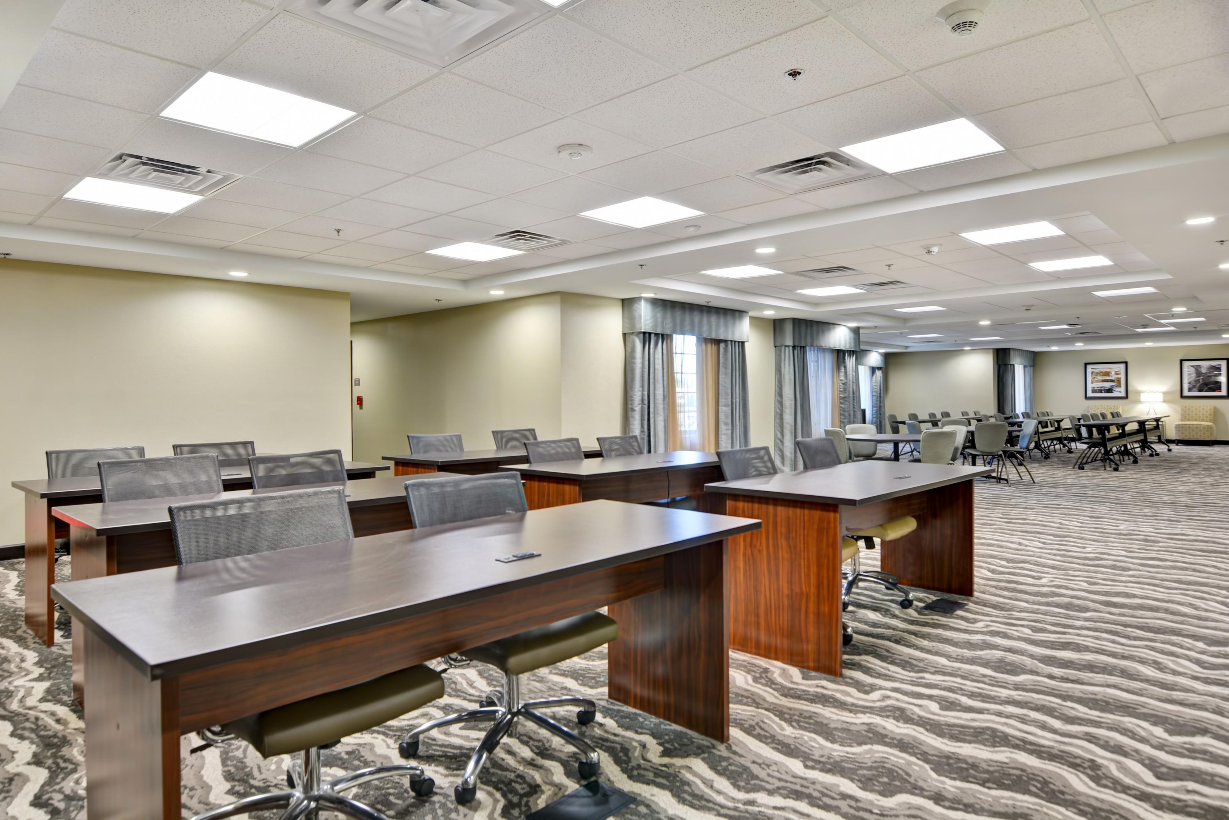 Host meetings, reunions, and social gatherings for up to 100 people in 2,200 square feet of flexible event space near Nashville. Our all-suite hotel also offers a business center, audiovisual gear, free Wi-Fi, and group accommodations built for productivity and relaxation.