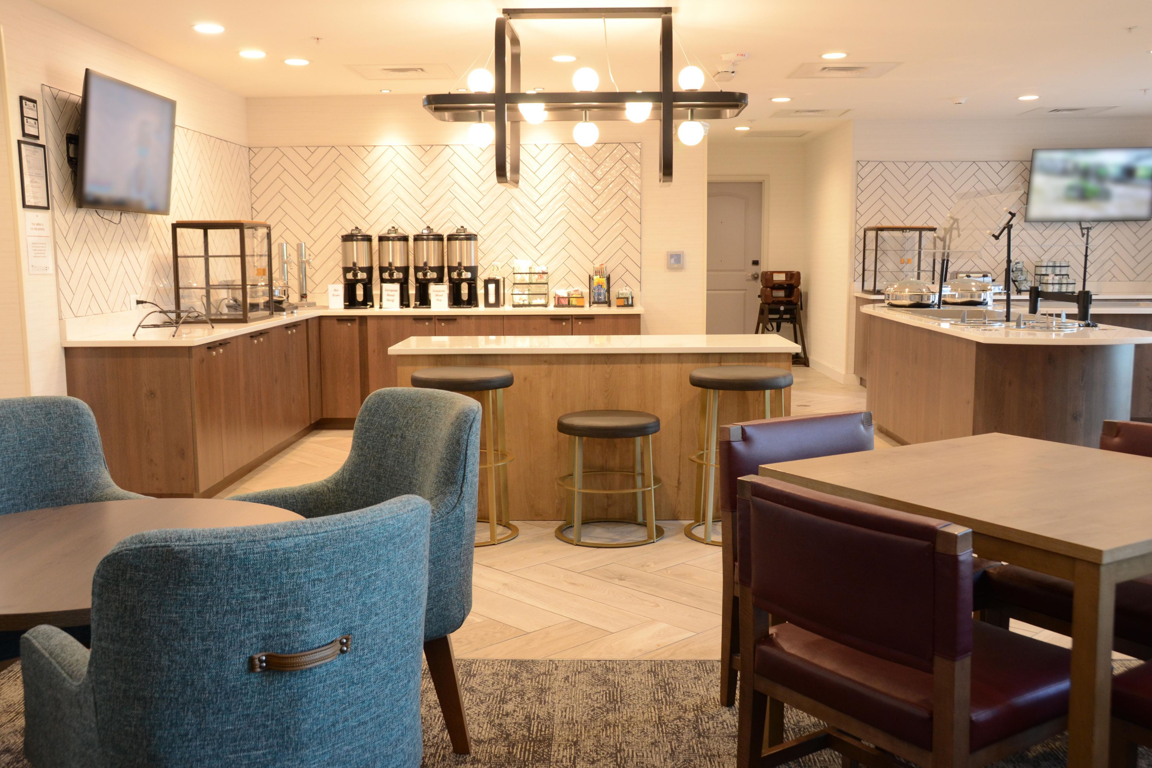 Start your day with a delicious breakfast at our extended-stay hotel near Nashville. Our breakfast buffet features hearty and healthy options, from scrambled eggs and crisp bacon to yogurt, waffles, specialty dishes, and freshly brewed coffee. Breakfast is served daily from 6:30 AM – 9:30 AM.