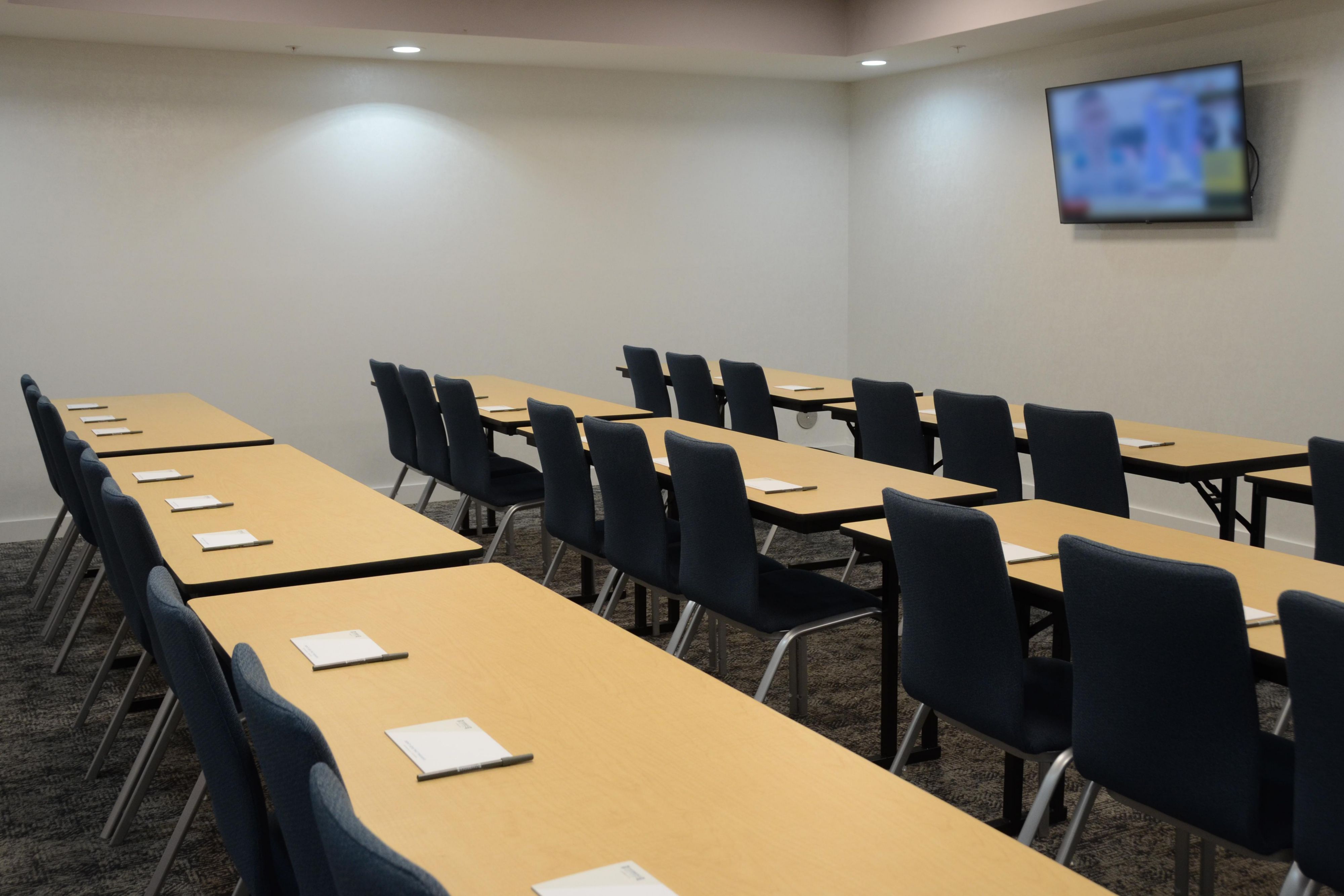 Host corporate meetings, reunions, and social gatherings for up to 27 people in 575 square feet of flexible meeting space with two 70-inch TVs near Nashville. Our hotel offers a business center, A/V equipment, free Wi-Fi, and group accommodations.