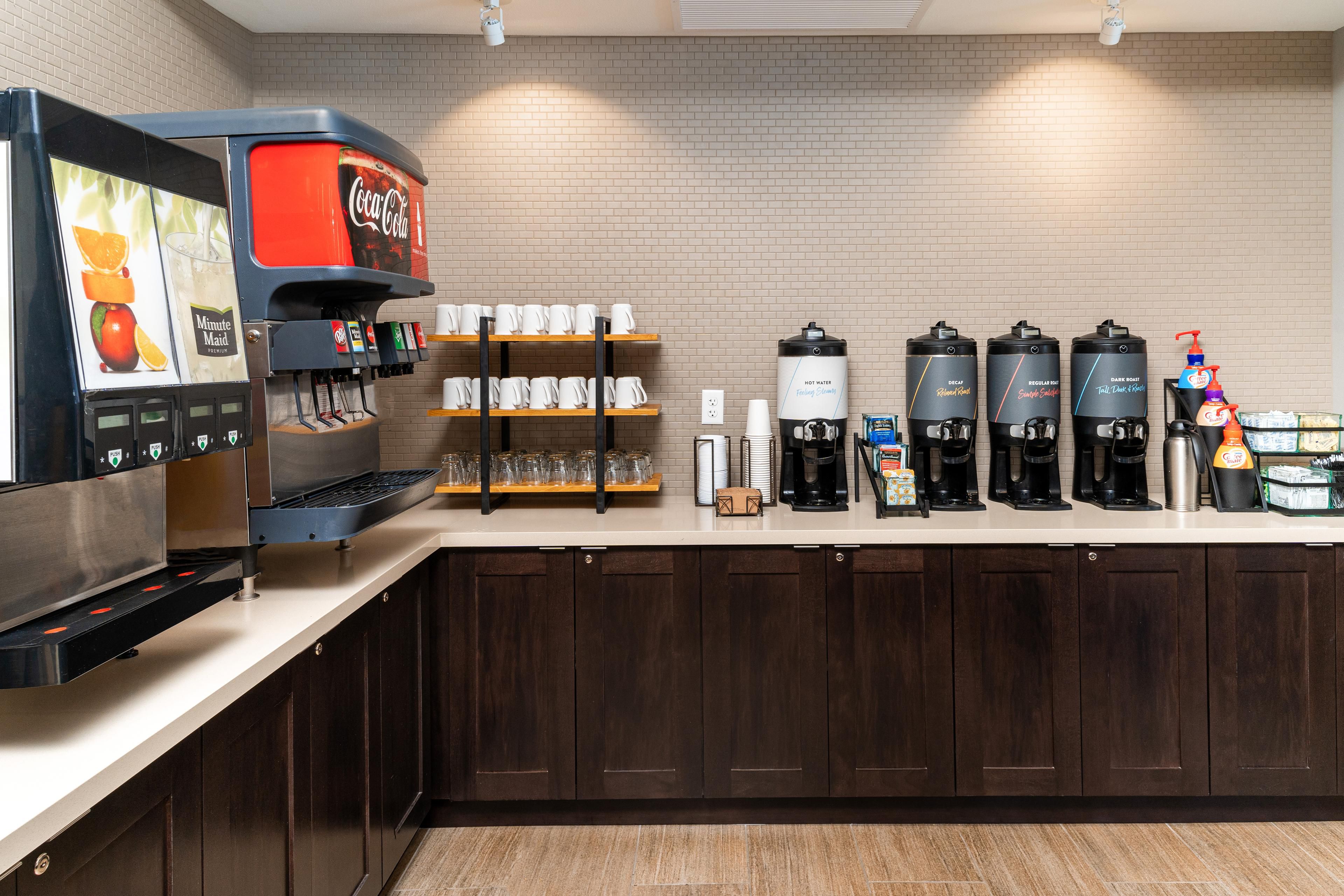 Why search for breakfast when it’s already included in your stay? Our guests love the convenience of a hot, fresh meal served daily from 6:30 AM to 9:30 AM. With daily specials, healthy picks, and variety for long-term guests, we’re proud to be one of the top hotels in Nashville, TN with free breakfast and friendly service.