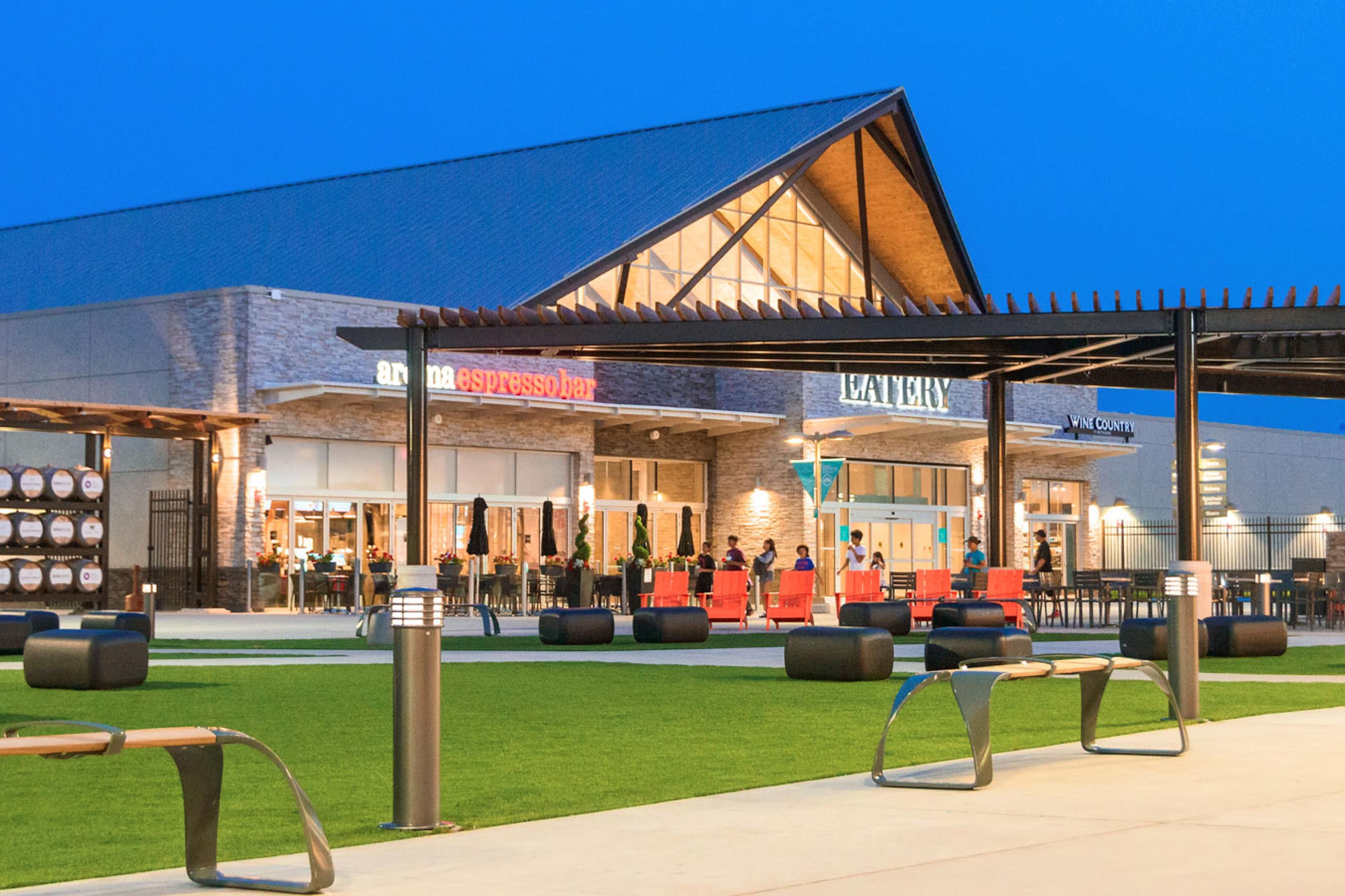 Enjoy The Eatery at Outlet Collection at Niagara