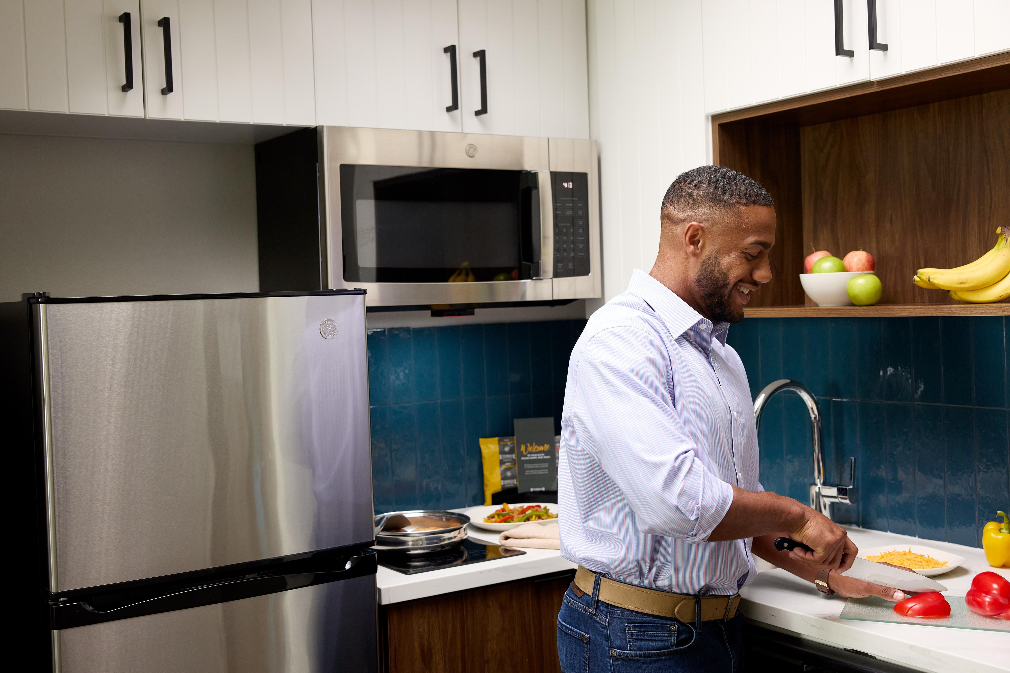 Staybridge Suites Norfolk Airport offers fully equipped kitchens in our suites, making them ideal for extended stays. This allows guests to prepare their own meals, providing the comforts of home while traveling. If you need more specific information or have questions, feel free to ask!