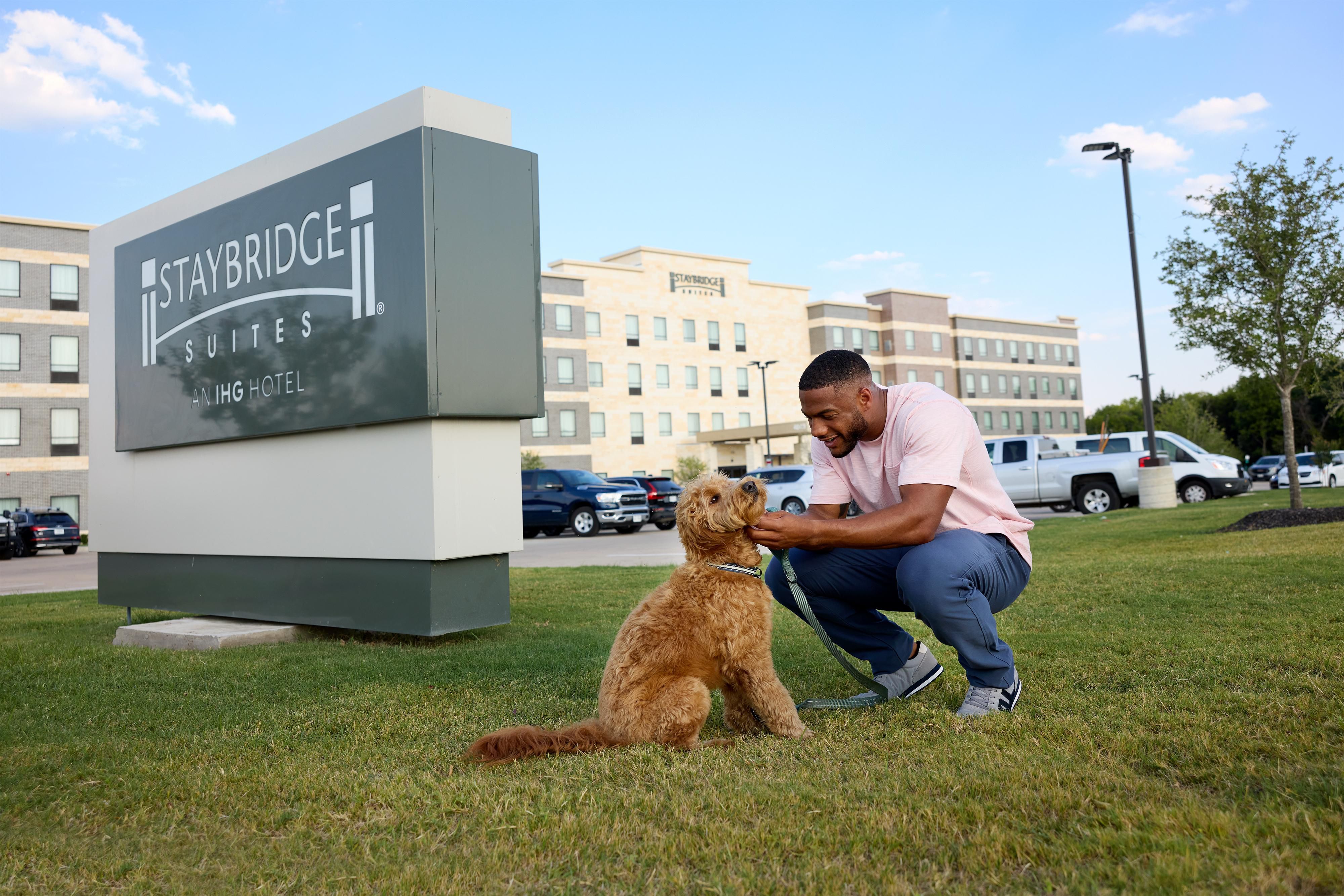 We're taking pet-friendly to a whole new level! Our spacious 1.5-acre pet recreation area right next to the hotel, and complete with mowed grass, is the perfect place to let them stretch, play and explore.