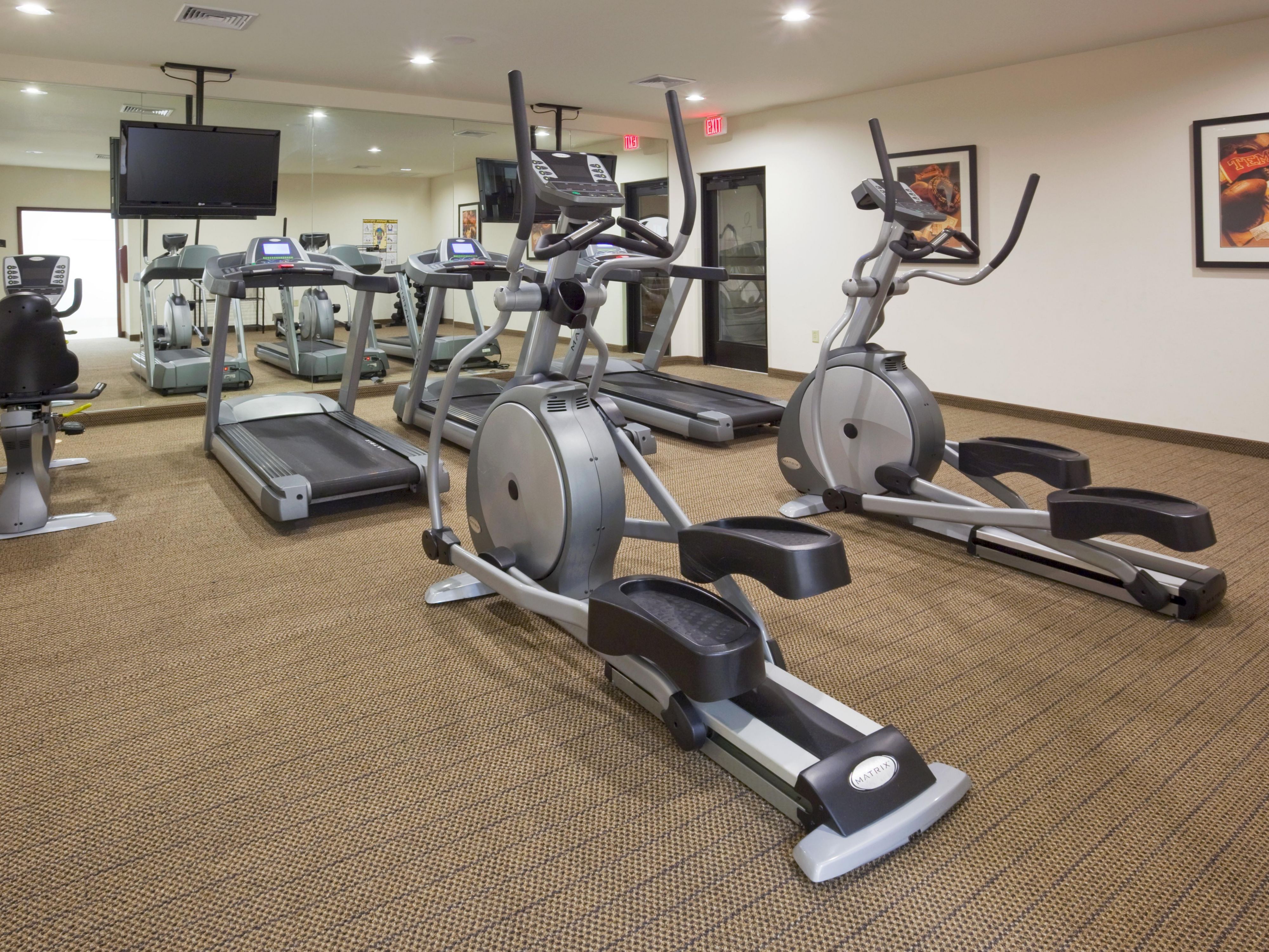 Staybridge Suites Milwaukee West-Oconomowoc Amenities