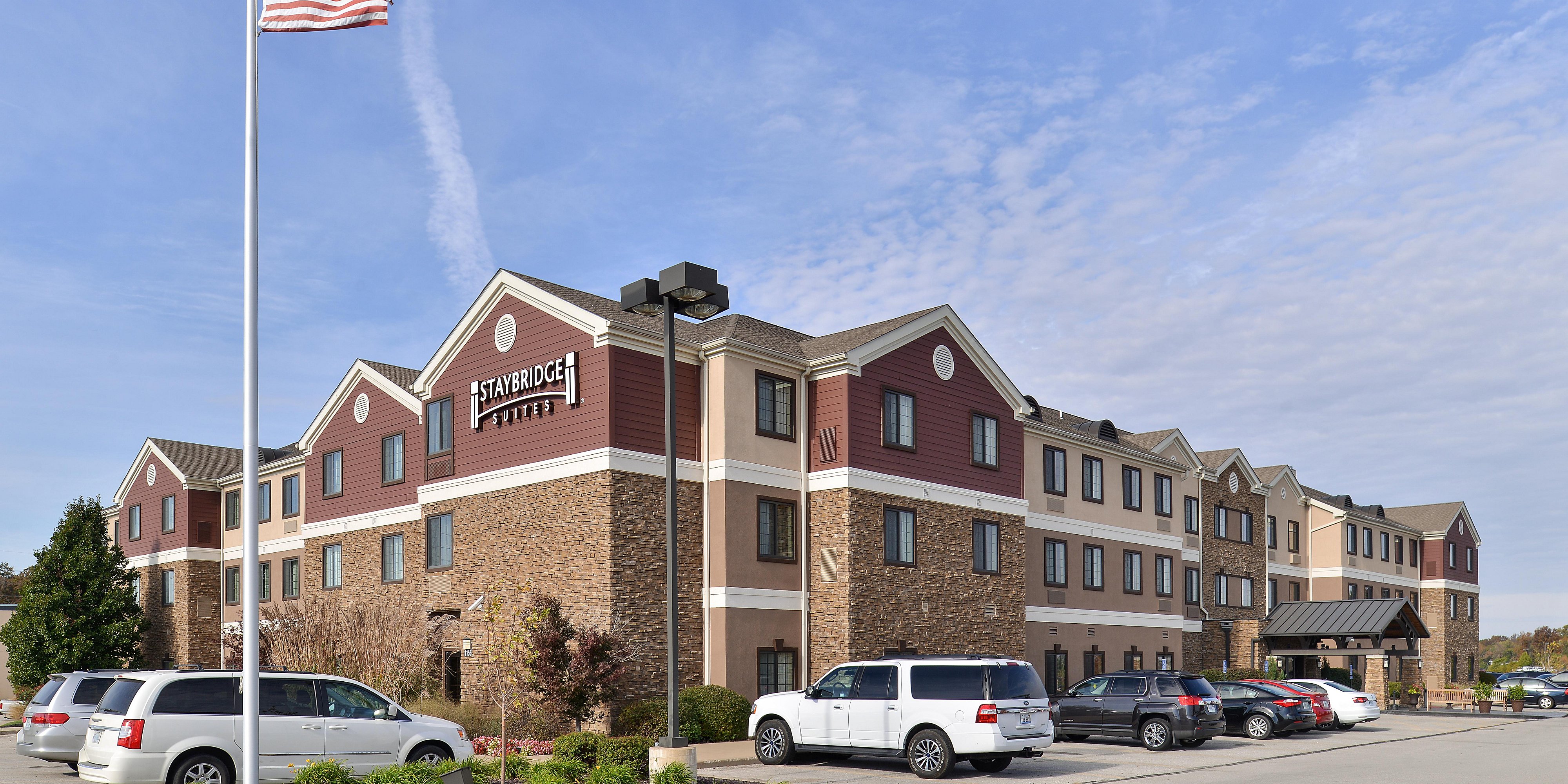Bandera De Costa De Marfil E Irlanda Staybridge Suites Ofallon Chesterfield - O'fallon, Missouri