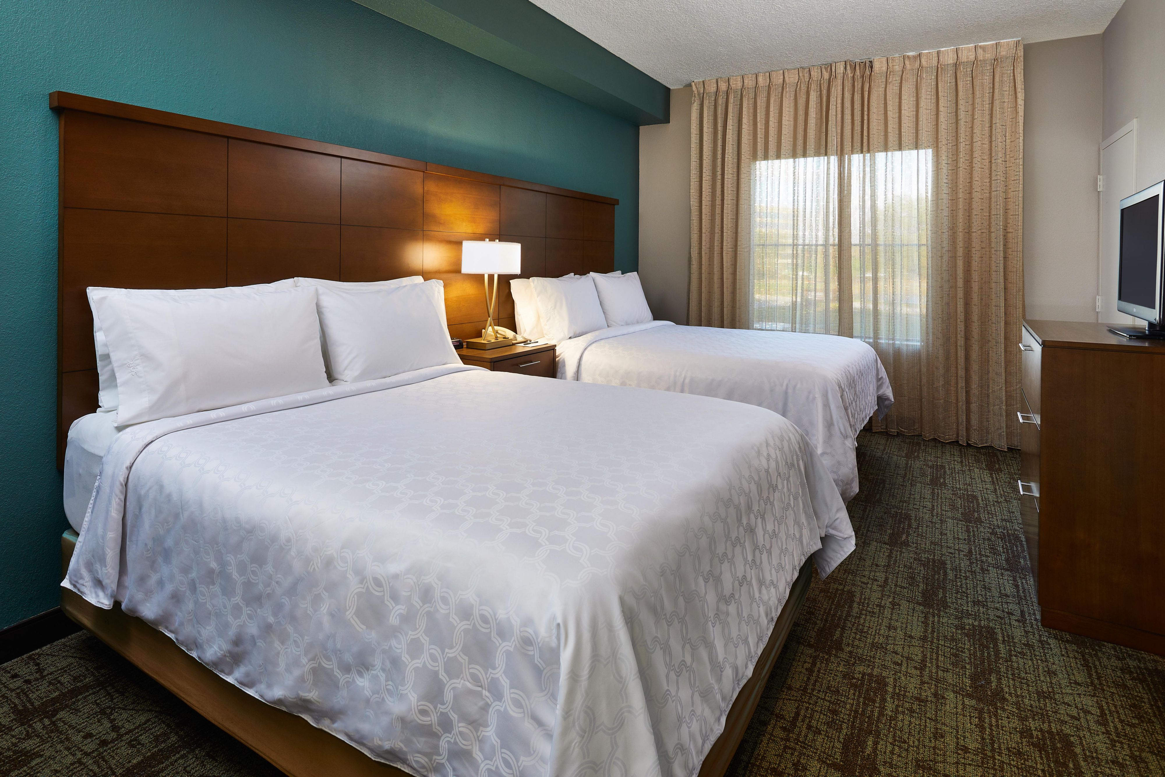 The Staybridge Suites Orlando Airport is ready to host coaches, sport teams, and travelers. Two spacious suite options include one-bedroom and two-bedroom/two-bath suites. Fully equipped kitchen with refrigerator and ice maker, microwave, stove top and dishwasher. 