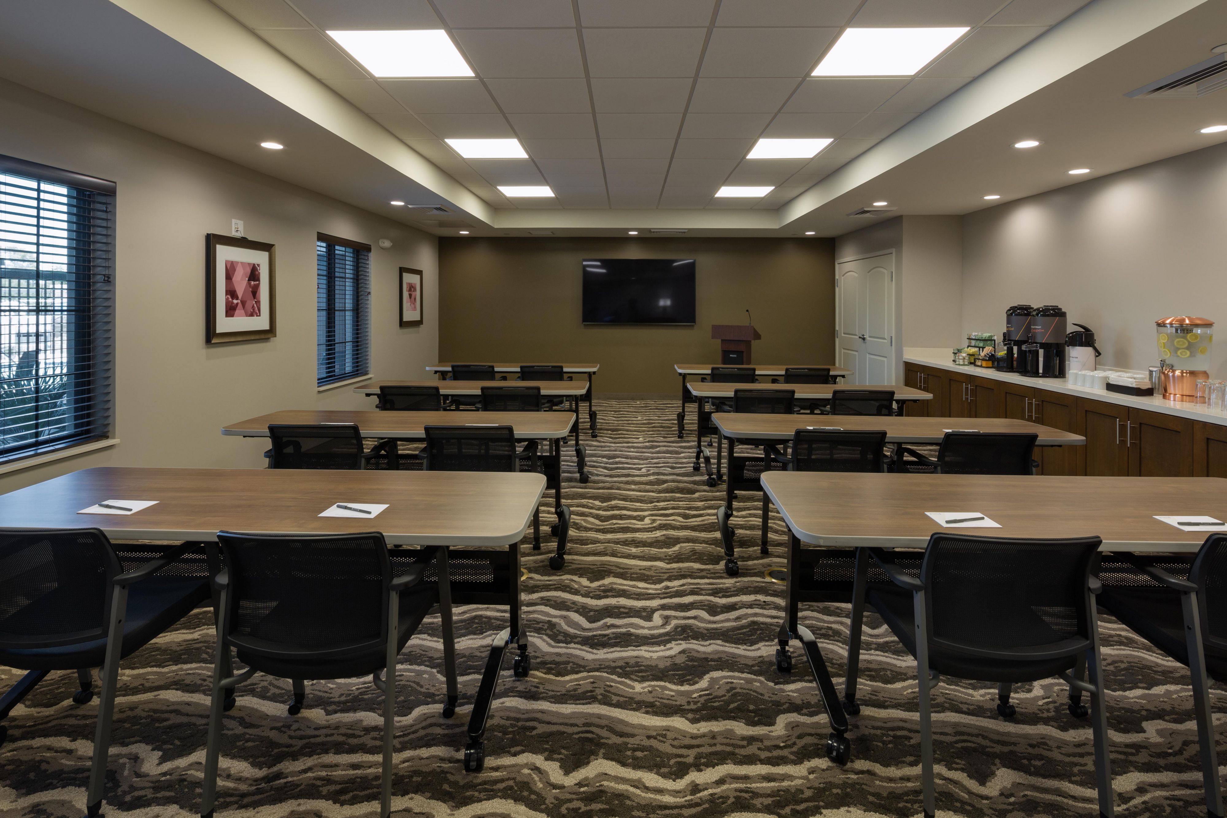 Gather with your attendees in our 638 square feet Biltmore conference room for your next meeting or event. Whatever the occasion, our sales team can customize the room set up to your preference. Contact our team to discuss pricing, catering options, or audio/visual equipment rentals to ensure your event is a success!