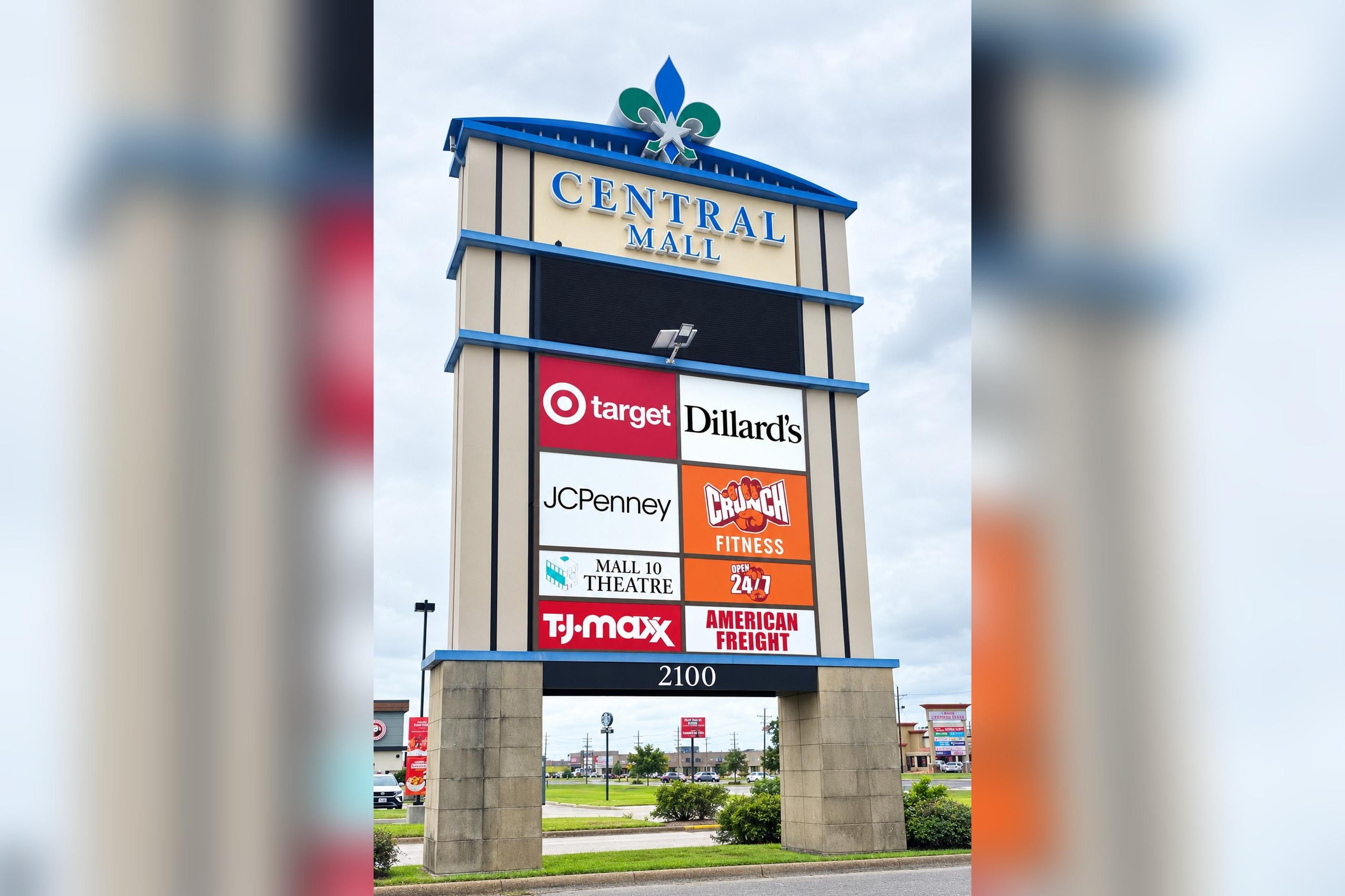 Shop, dine, and explore at Port Arthur Central Mall