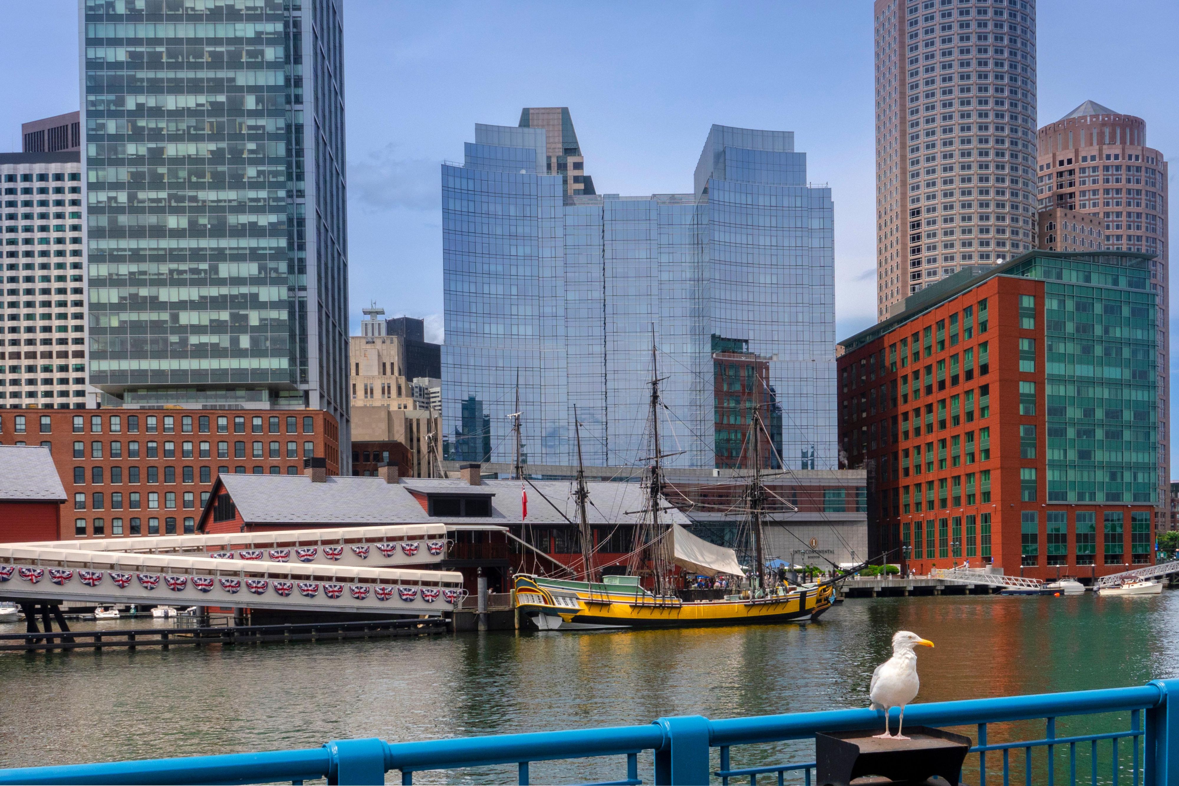 Located near Beachmont station (Boston's Subway) hop aboard the blue line for easy access to Boston's top attractions, shops, and restaurants. 