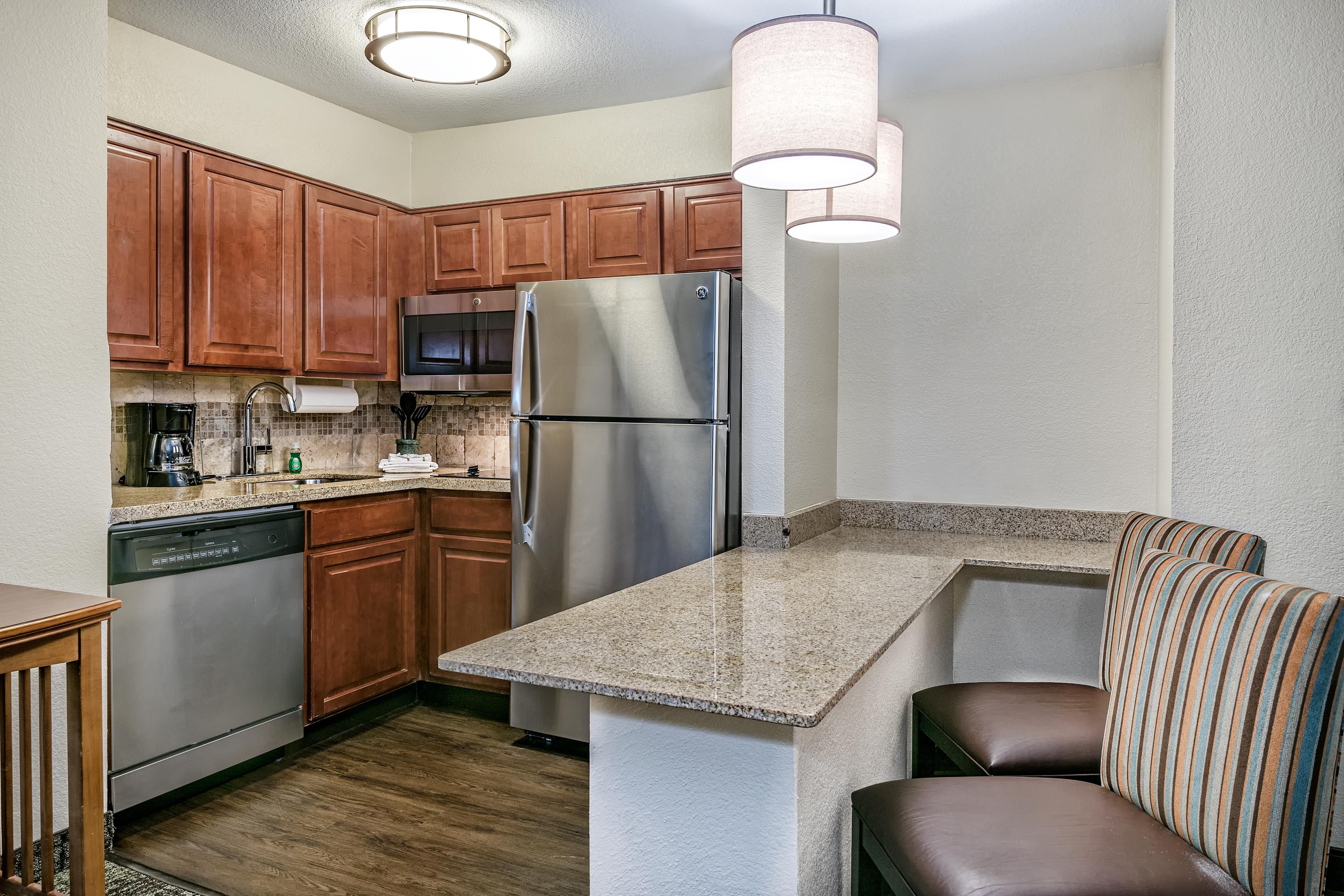 Located just minutes from St. David's and BSW Round Rock Medical Centers. Day use rooms and long term suites are available.