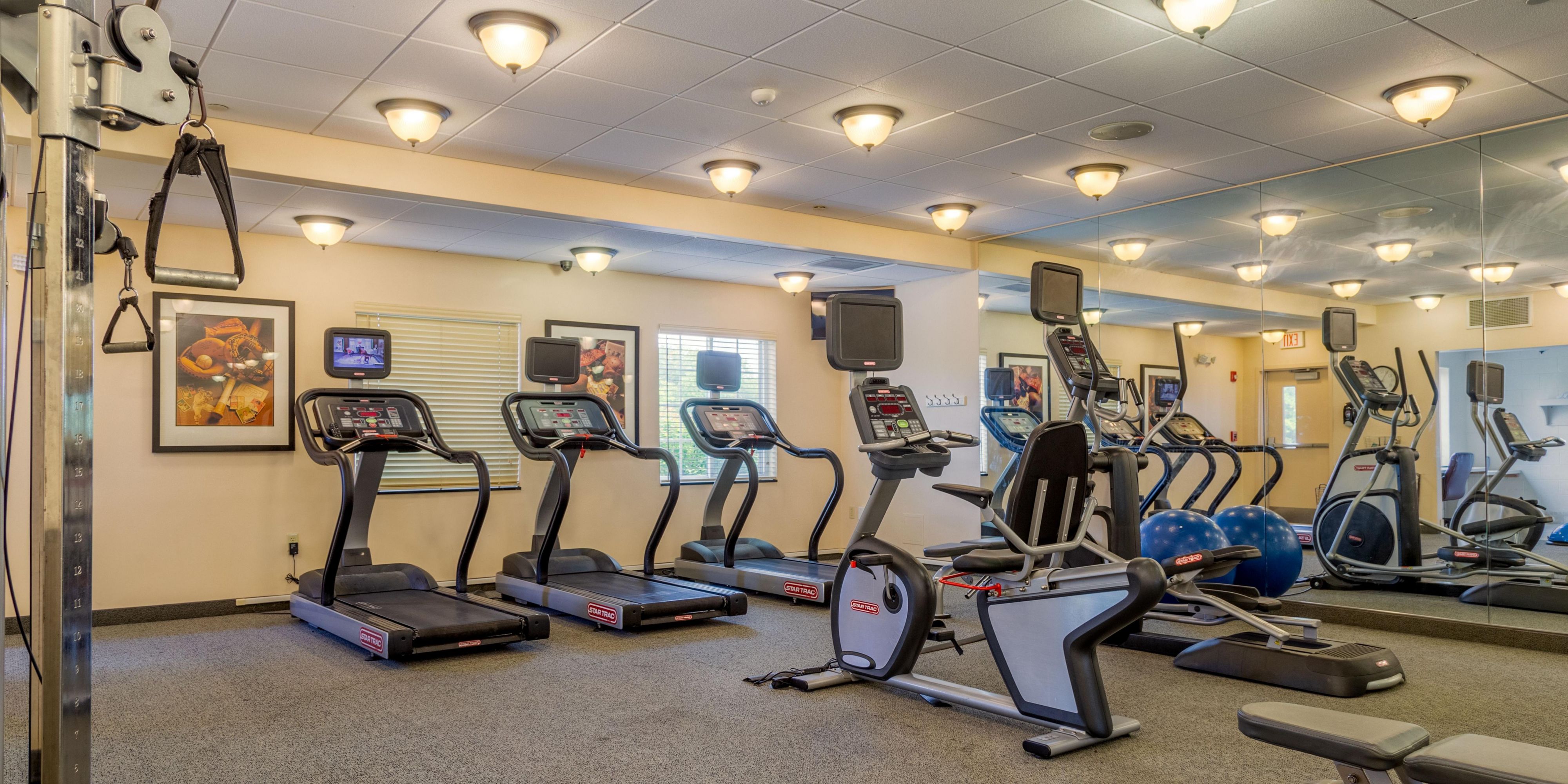 Haga ejercicio en nuestro gimnasio de cortesía.