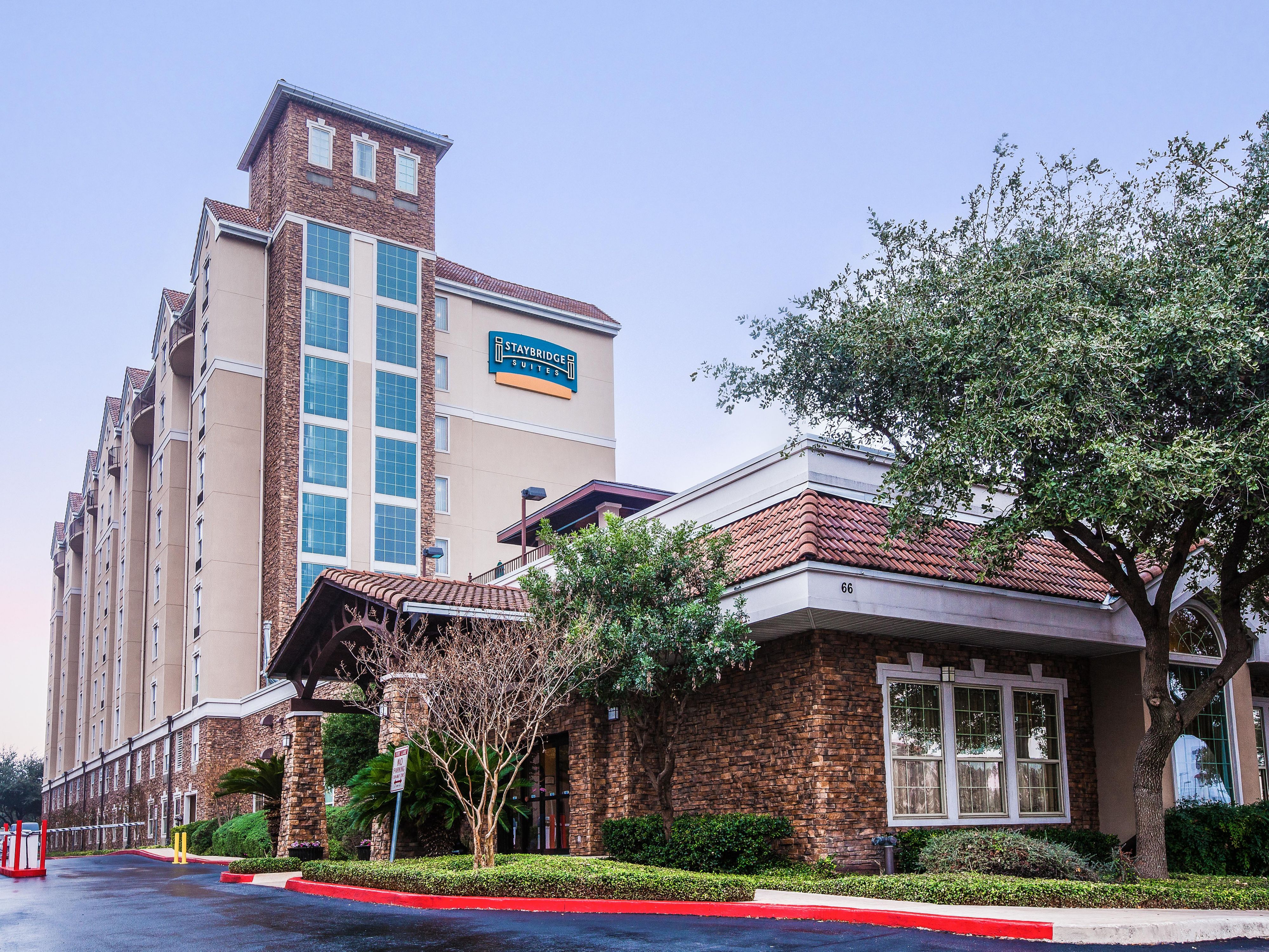 pet friendly hotels san antonio airport