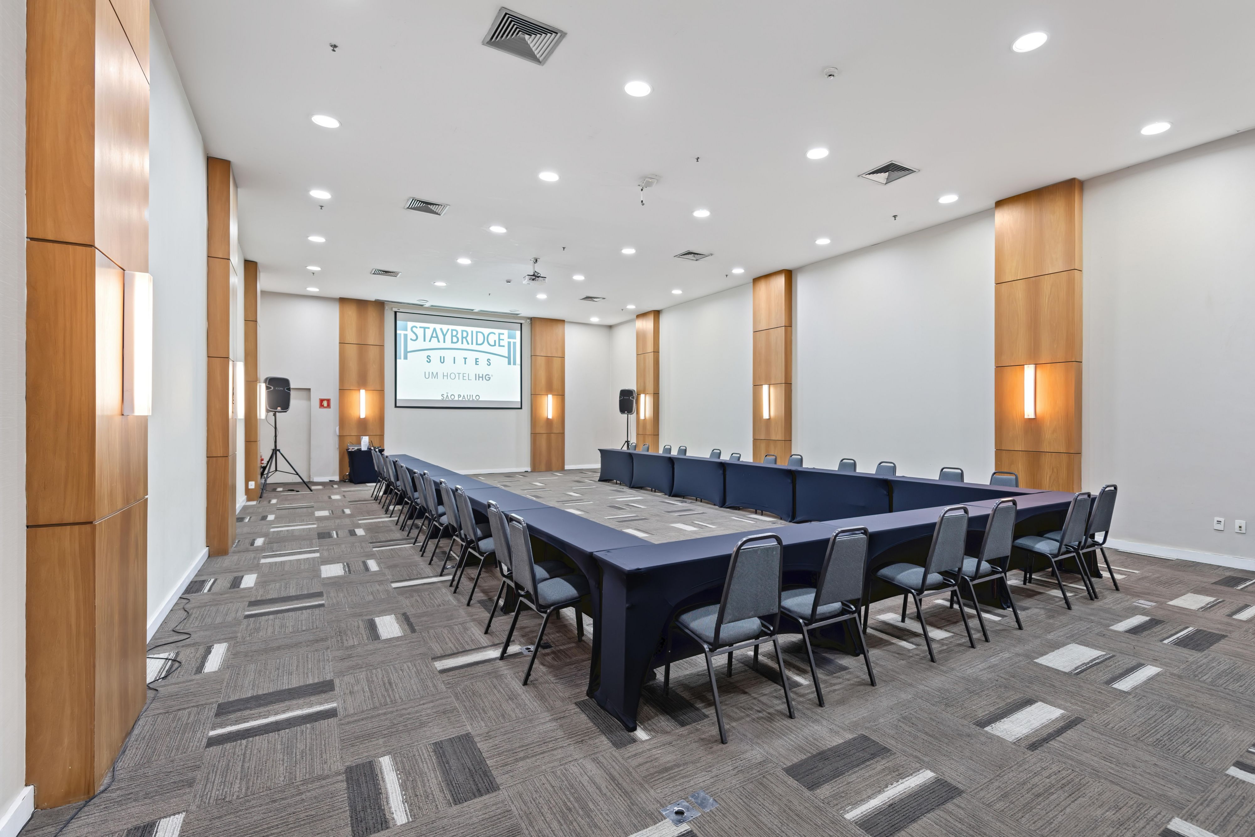 Renovated event rooms with increased capacity, technology, and comfort: perfect for modern corporate gatherings.
