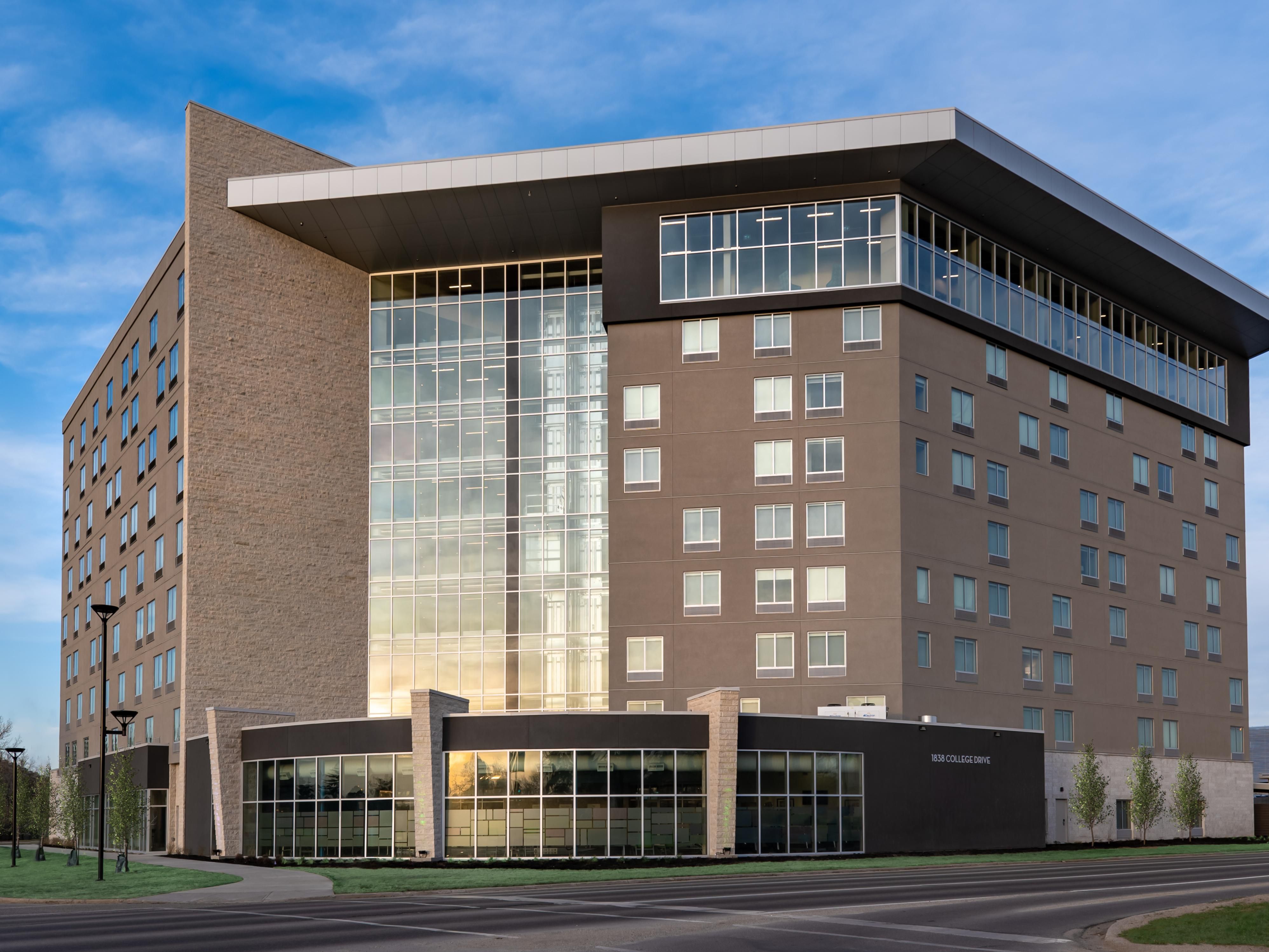 Saskatoon Hotel Suites Near University | Staybridge Suites Saskatoon