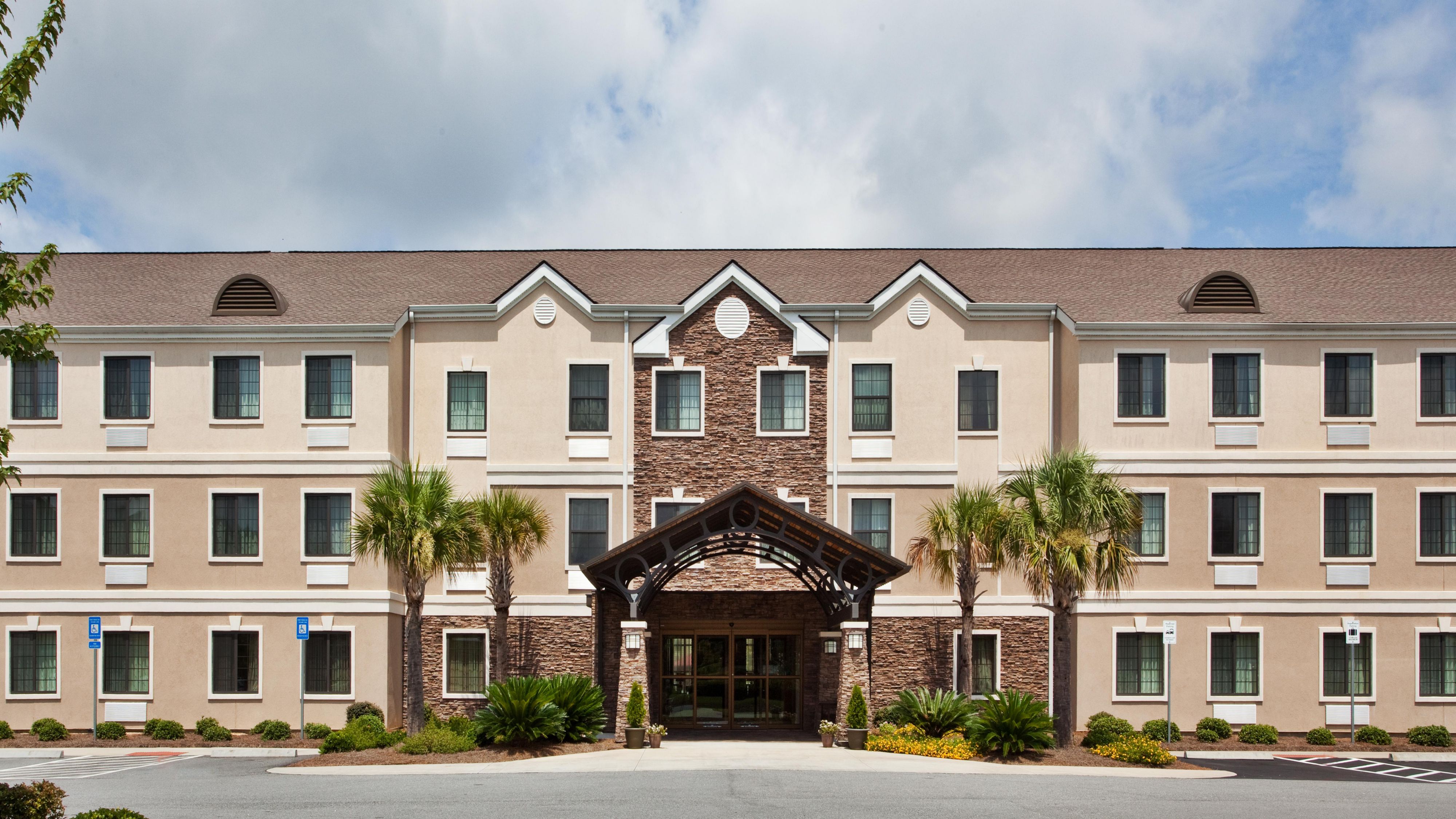 Pet Friendly Hotels Near Savannah Airport Staybridge Suites Savannah Airport Pooler