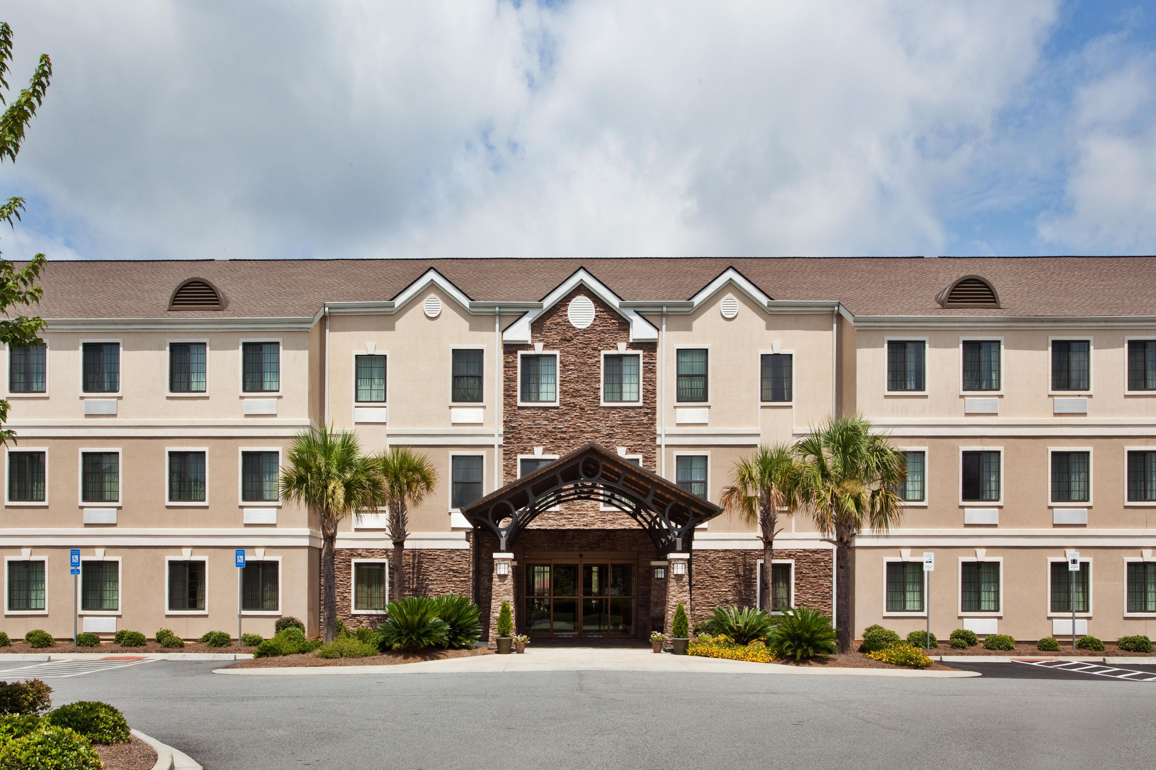 Pet Friendly Hotels Near Savannah Airport Staybridge Suites Savannah Airport Pooler