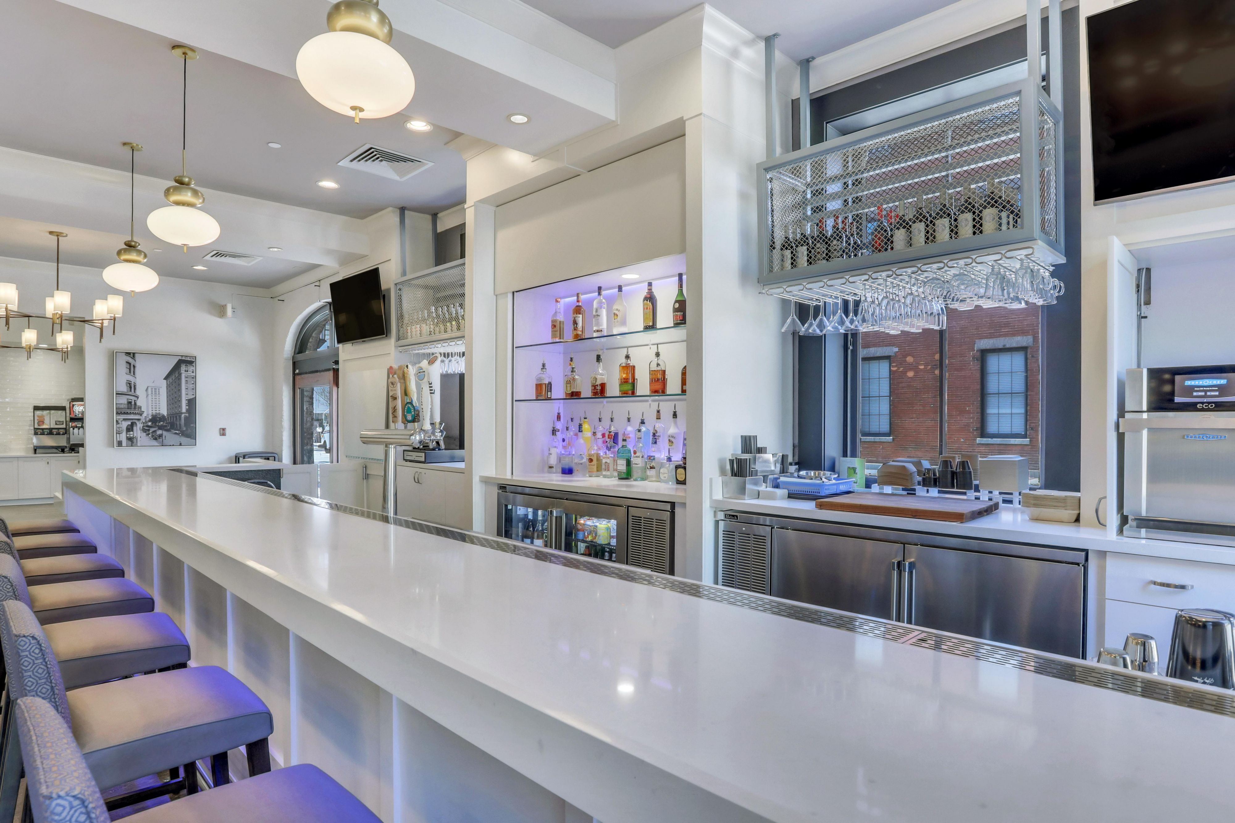 A modern and unassuming setting, The Strand Bar is the perfect spot for a pre or post event meet up. Whether just getting started, or winding down from a night on the town, let The Strand Bar be your home base for signature cocktails, local beer, and more.
