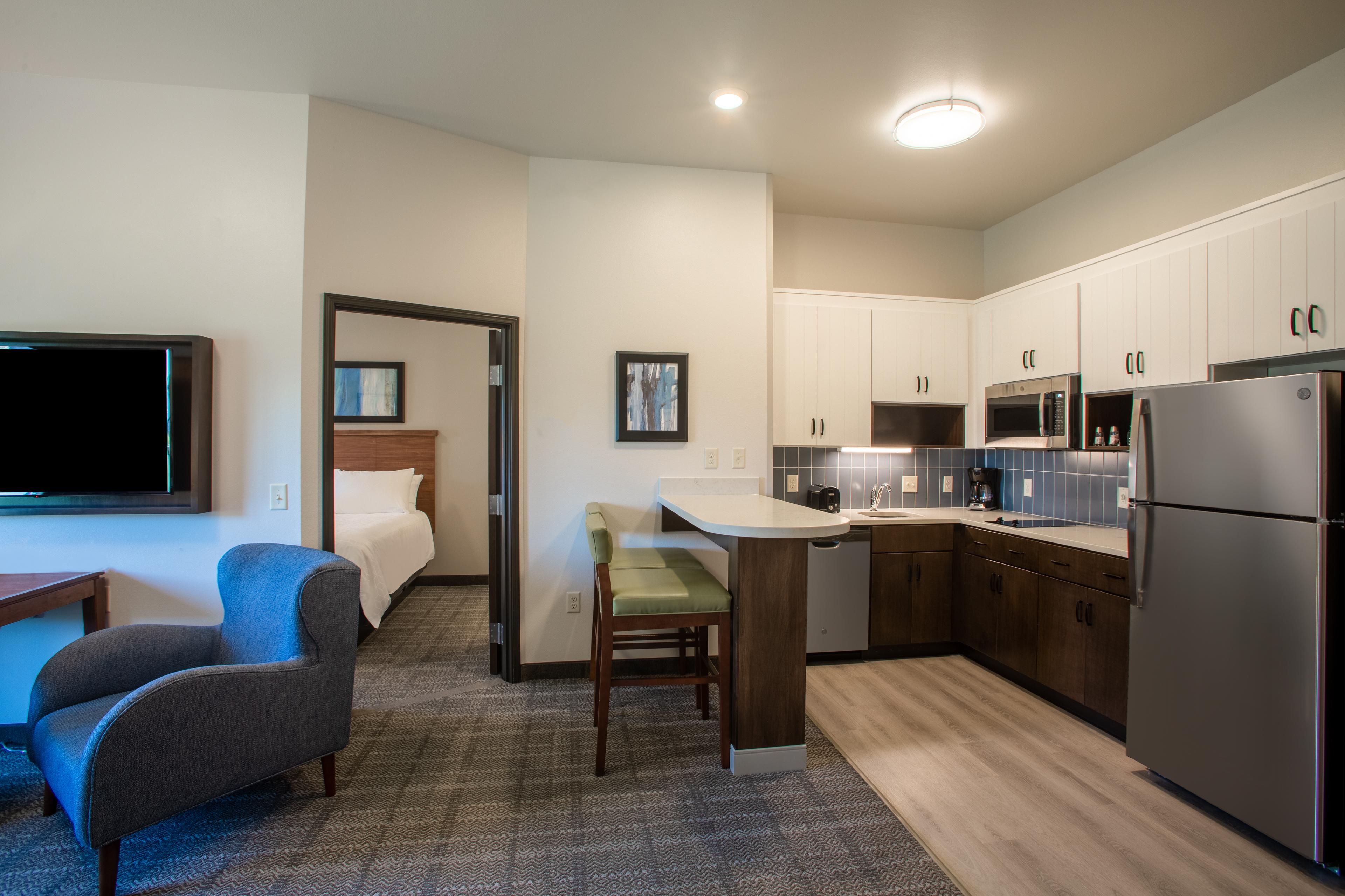 Experience this beautiful spacious Extended Stay hotel in South West Sioux Falls.  All 102 Suites are designed to help you get comfortable and stay awhile.  Full kitchens in each suite and on-site complimentary laundry facility to help you feel more at home.