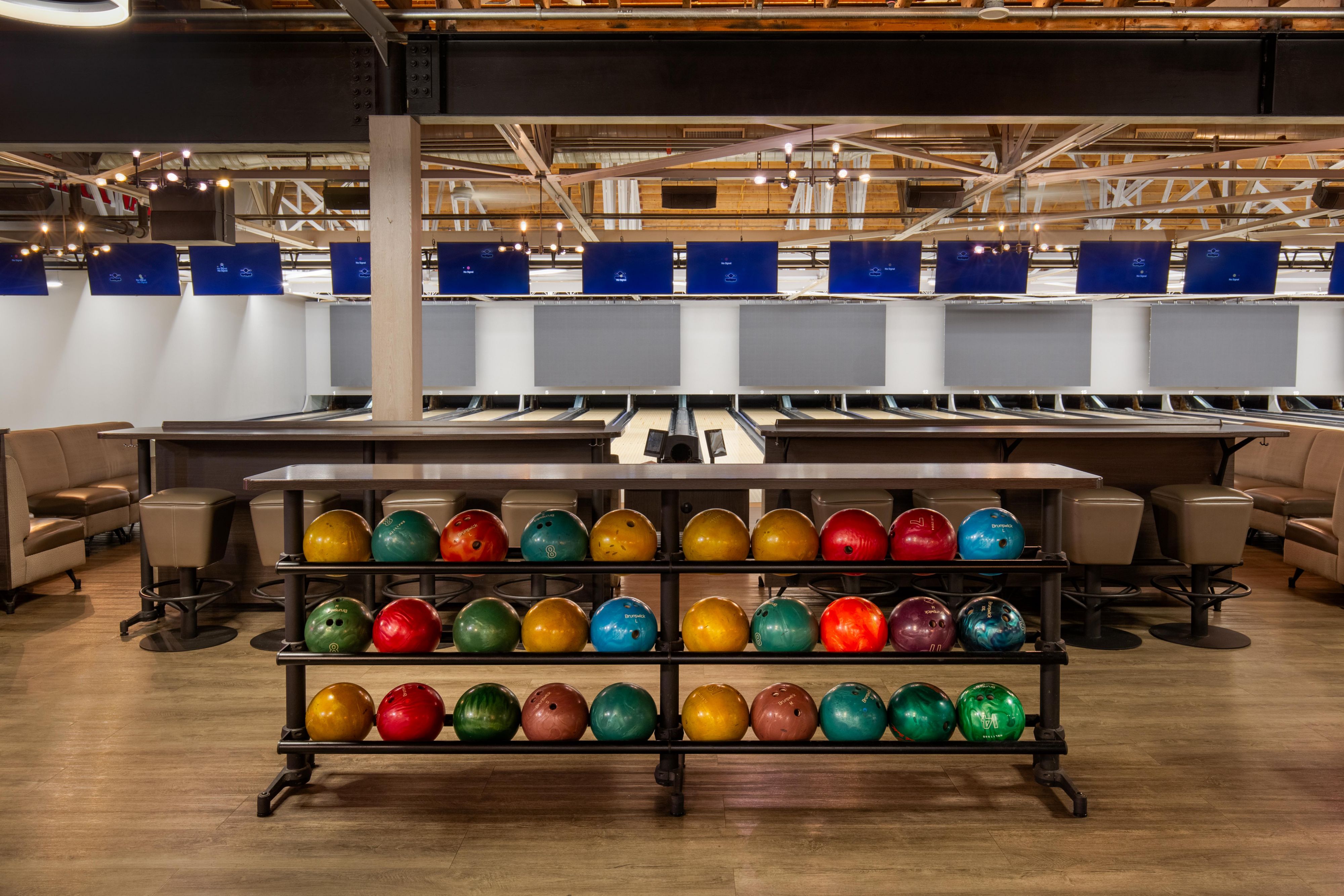 Experience endless fun and flavour at Parkway Social, a huge game zone right onsite! Bowl on 30 modern lanes, sing your heart out with karaoke, challenge friends to laser tag, or enjoy classic and new games in the arcade. Refuel with delicious food and drinks from the bar and restaurant. No travel required – all ages welcome!