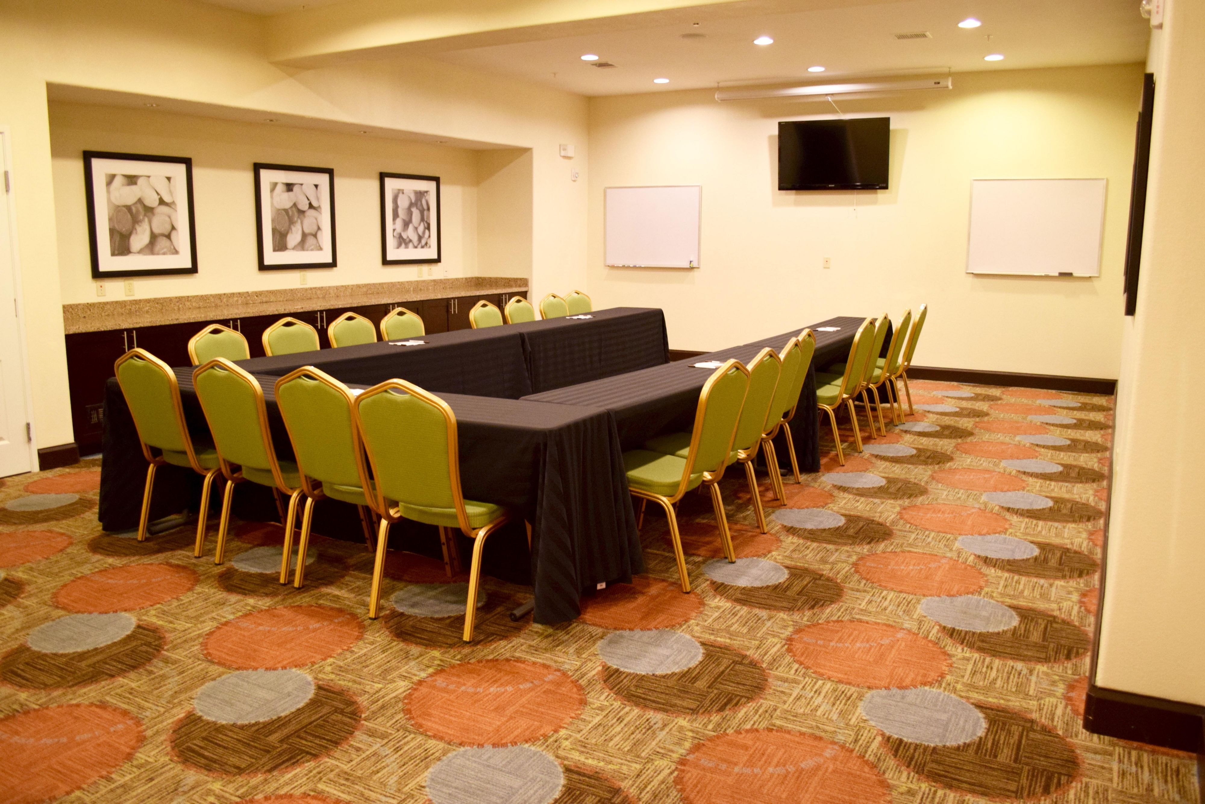 We offer smart and convenient Meeting room space perfect for Interviews, Board Meetings, Baby Showers, Birthday Parties, Team Meetings, Family Gatherings, and more!  Call to reserve today and let us help make your event a Success!