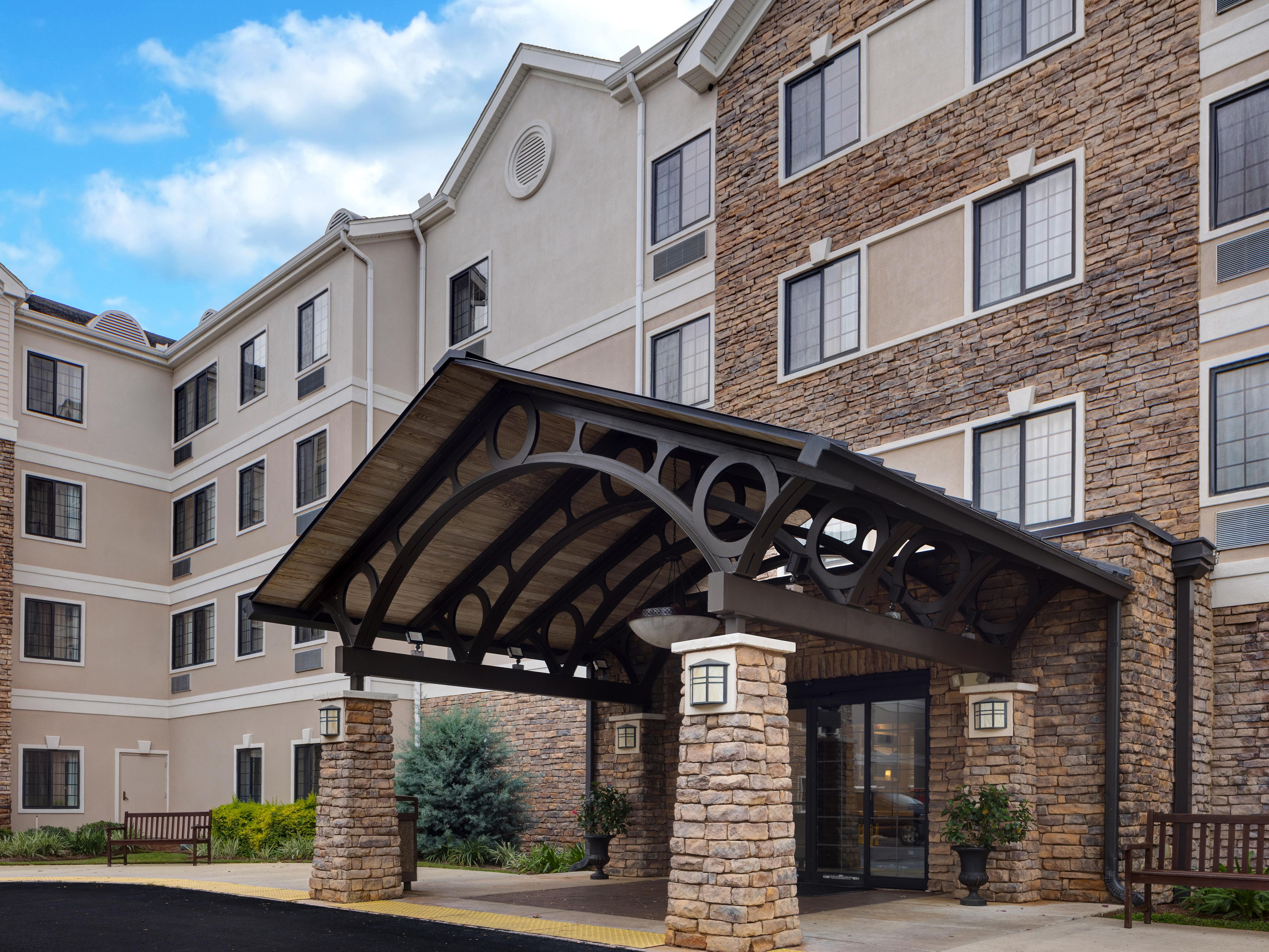 Pet Friendly Hotel in Tallahassee Staybridge Suites Tallahassee I10 East